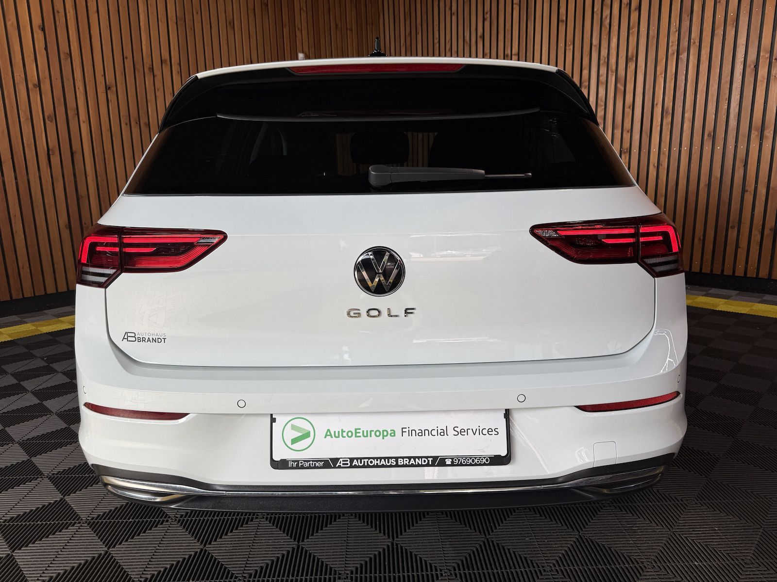 Fahrzeugabbildung Volkswagen Golf 1,5 TSI Style Navi*LED*App*Kam*ACC*Ambiente