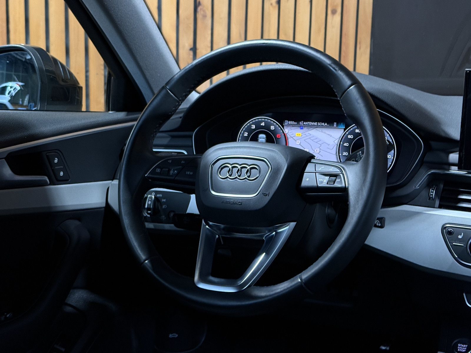Fahrzeugabbildung Audi A4 Avant adv. 40 TFSI Aut Navi*Kam*ACC*LED*Leder