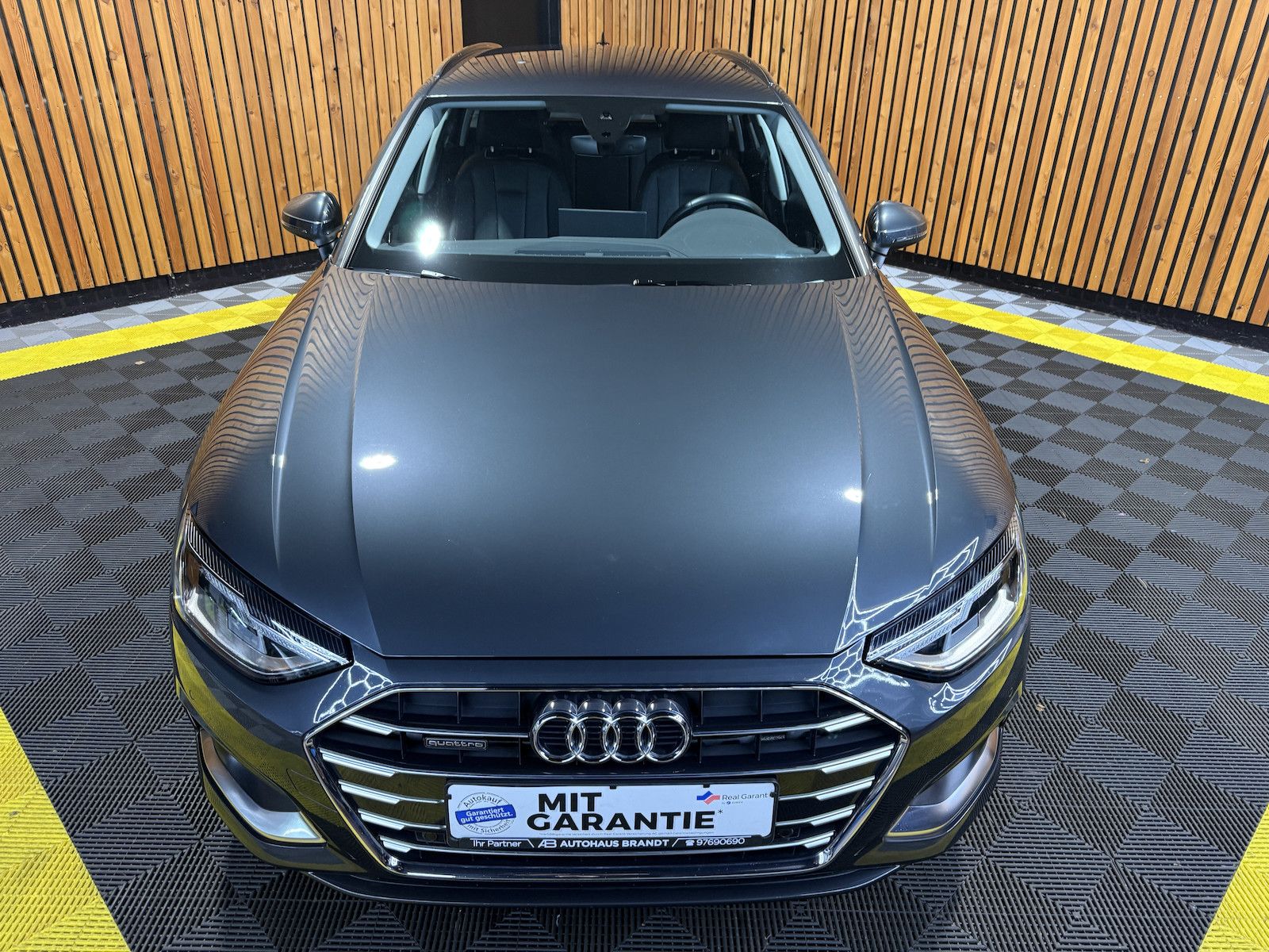 Fahrzeugabbildung Audi A4 Avant adv. 40 TFSI Aut Navi*Kam*ACC*LED*Leder
