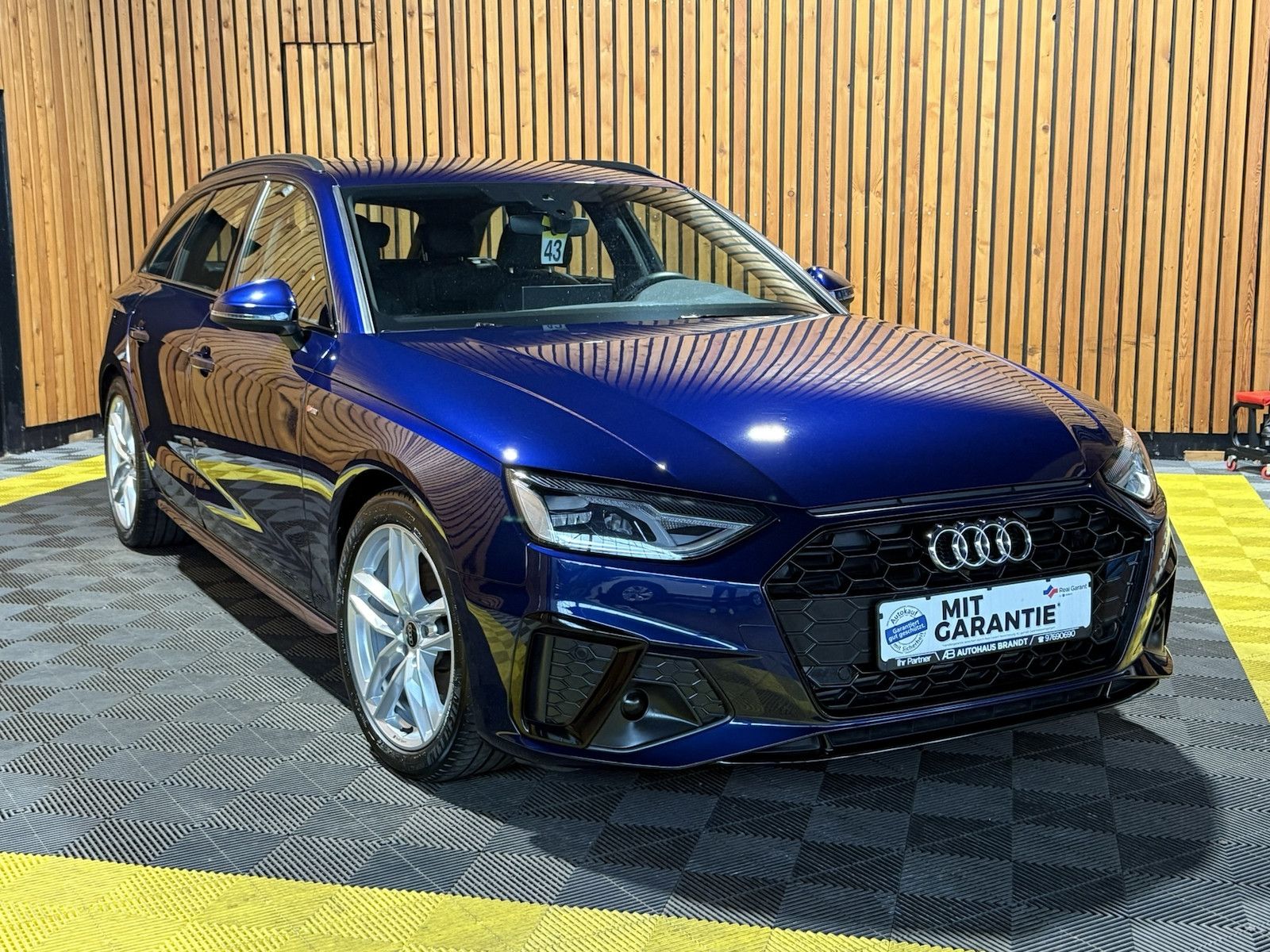 Audi A4 Avant 2,0TFSI S Line*Black*ACC*Kam*Virt*Leder