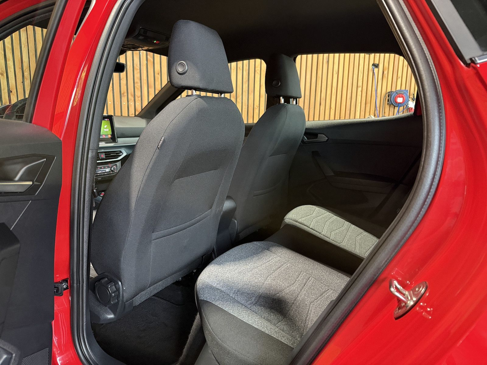 Fahrzeugabbildung SEAT Arona TSI DSG *Navi*App*Kam*ACC*Keyl.*Beats*Virt