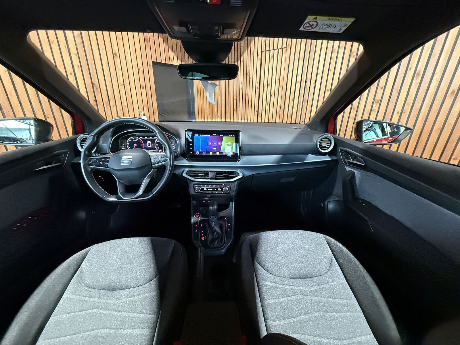 Fahrzeugabbildung SEAT Arona TSI DSG *Navi*App*Kam*ACC*Keyl.*Beats*Virt