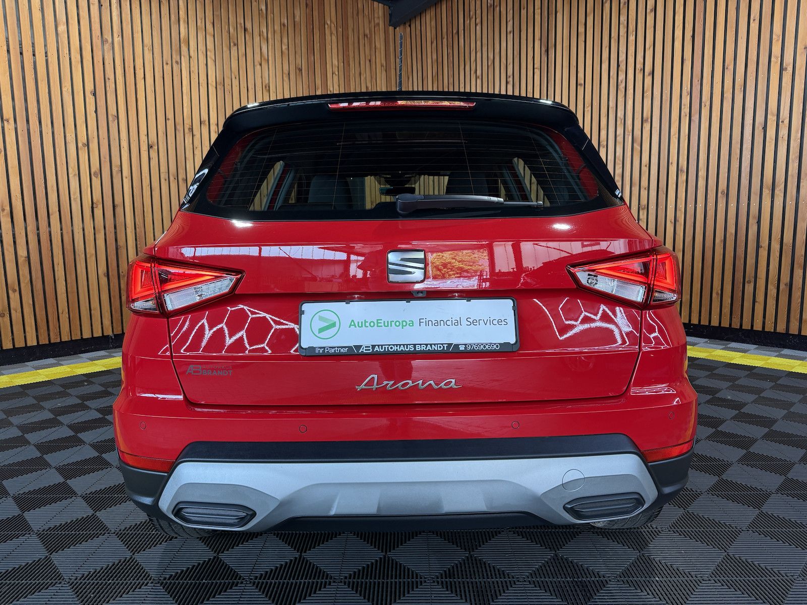 Fahrzeugabbildung SEAT Arona TSI DSG *Navi*App*Kam*ACC*Keyl.*Beats*Virt
