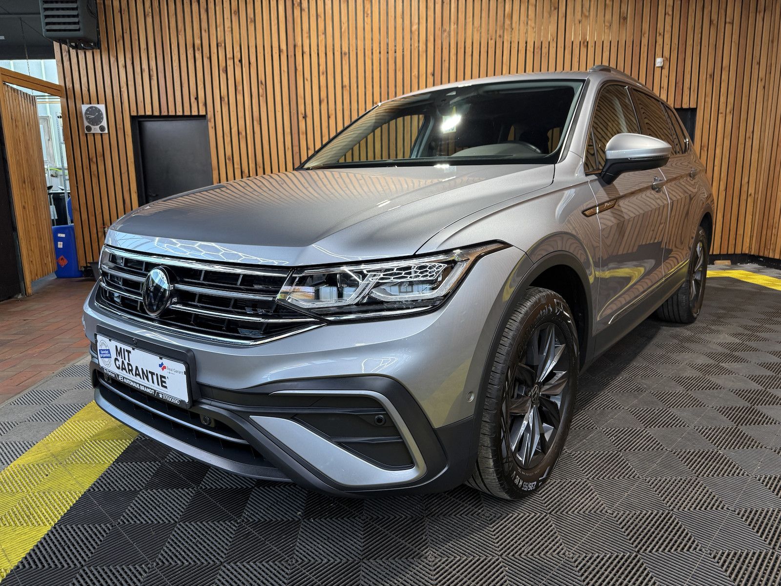 Volkswagen Tiguan Allspace 1,5 TSI DSG *Navi*AHK*Matrix*Kam