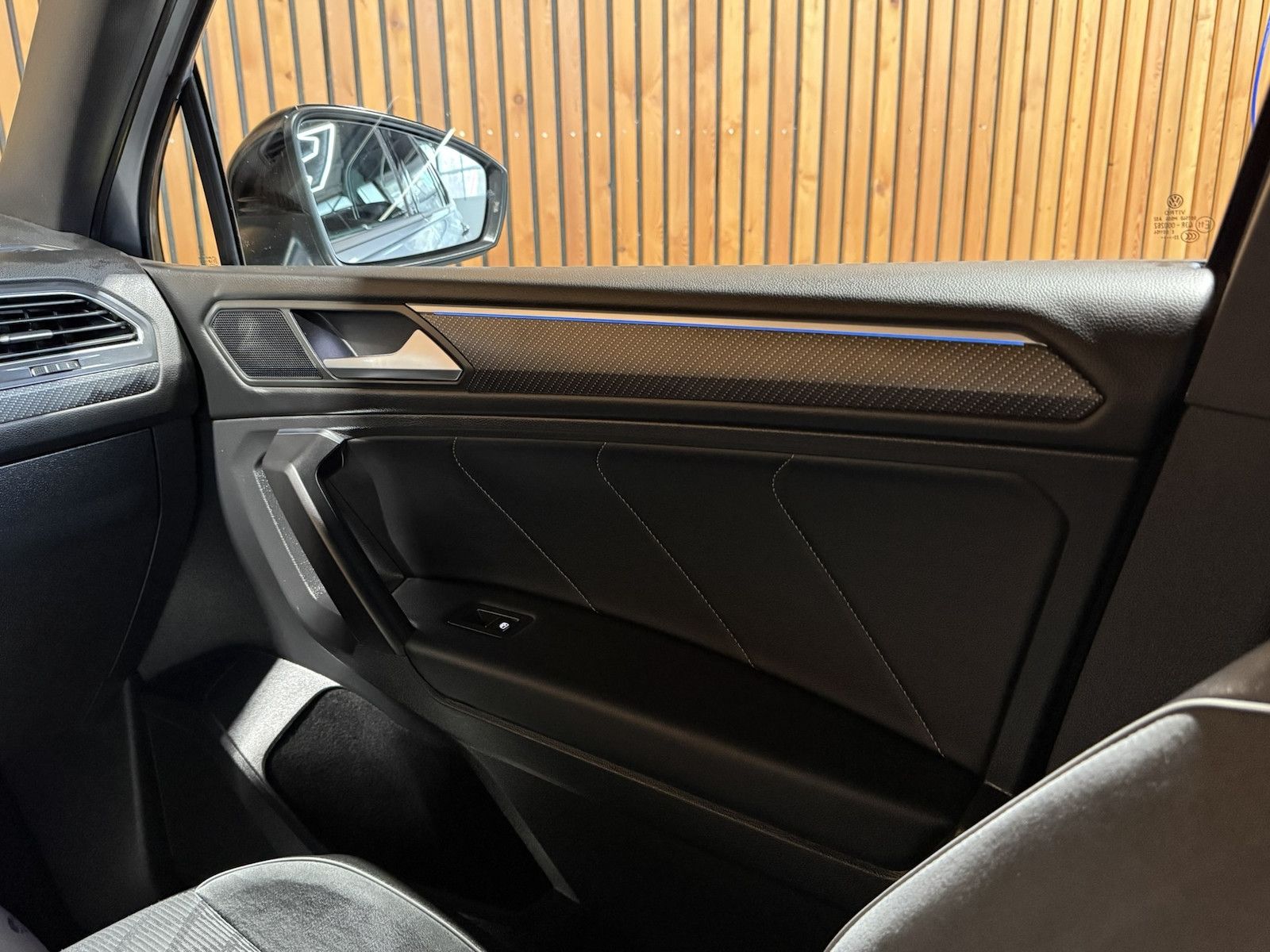 Fahrzeugabbildung Volkswagen Tiguan Allspace 2,0 TSI R-Line Black 4M *Matrix*