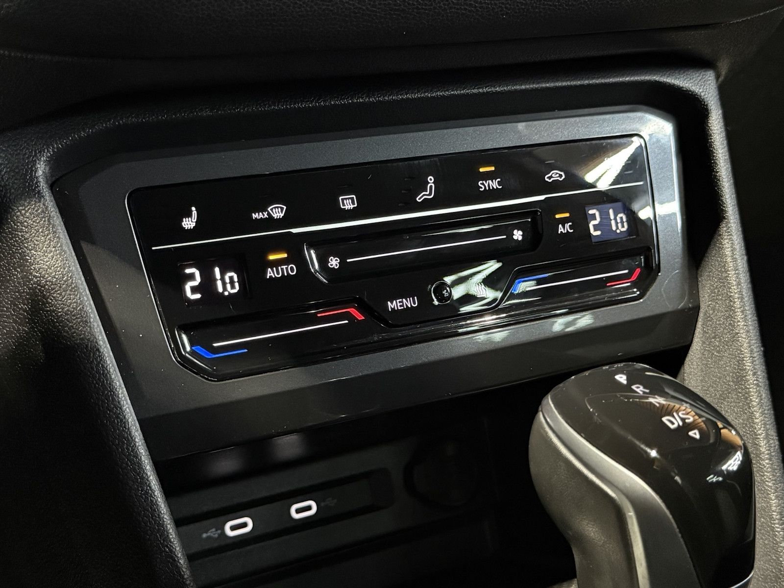 Fahrzeugabbildung Volkswagen Tiguan Allspace 2,0 TSI R-Line Black 4M *Matrix*