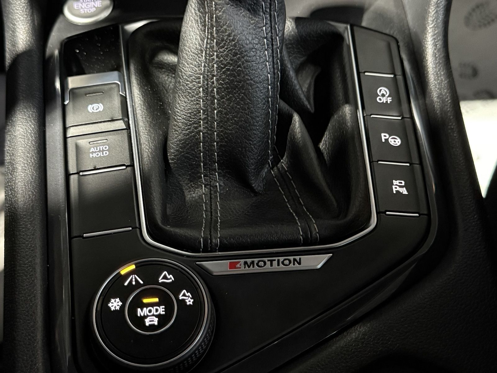 Fahrzeugabbildung Volkswagen Tiguan Allspace 2,0 TSI R-Line Black 4M *Matrix*