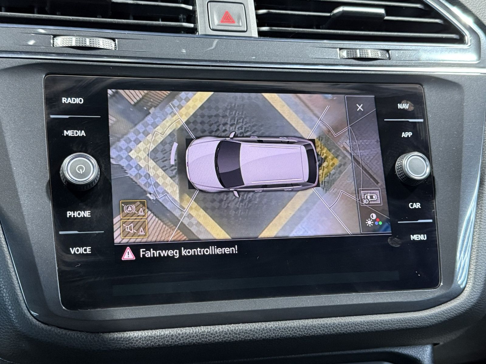 Fahrzeugabbildung Volkswagen Tiguan Allspace 2,0 TSI R-Line Black 4M *Matrix*
