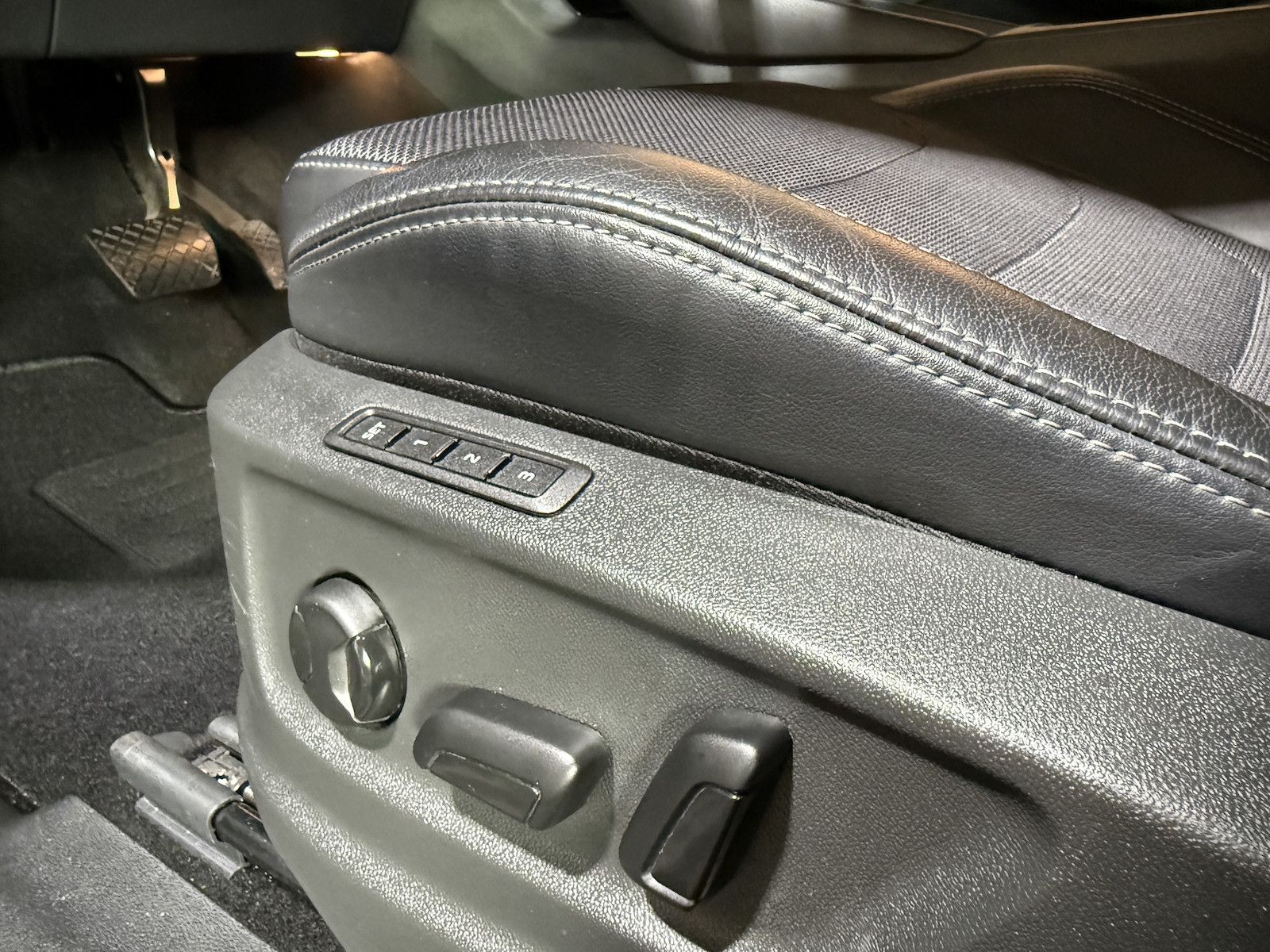 Fahrzeugabbildung SKODA Kodiaq 2,0 TDI DSG *Navi*Matrix*Virtual*Kam*AHK*
