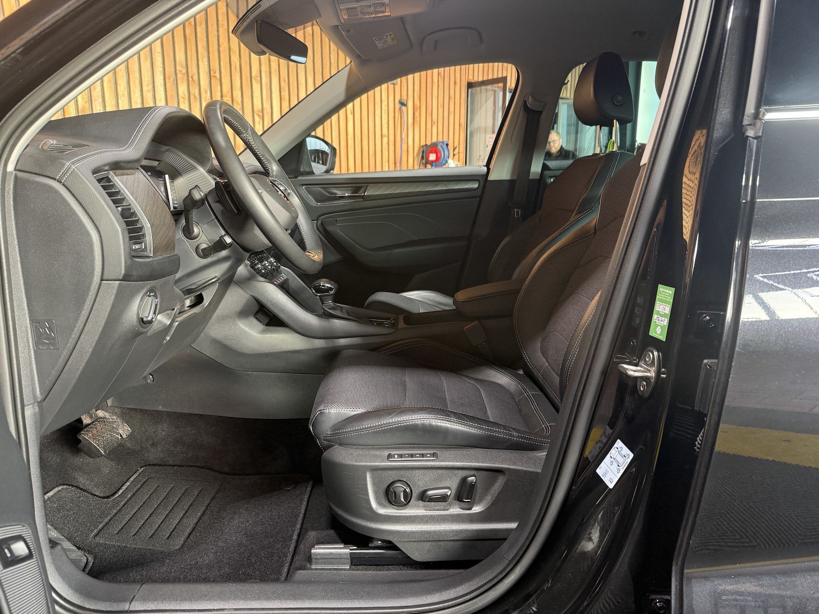 Fahrzeugabbildung SKODA Kodiaq 2,0 TDI DSG *Navi*Matrix*Virtual*Kam*AHK*