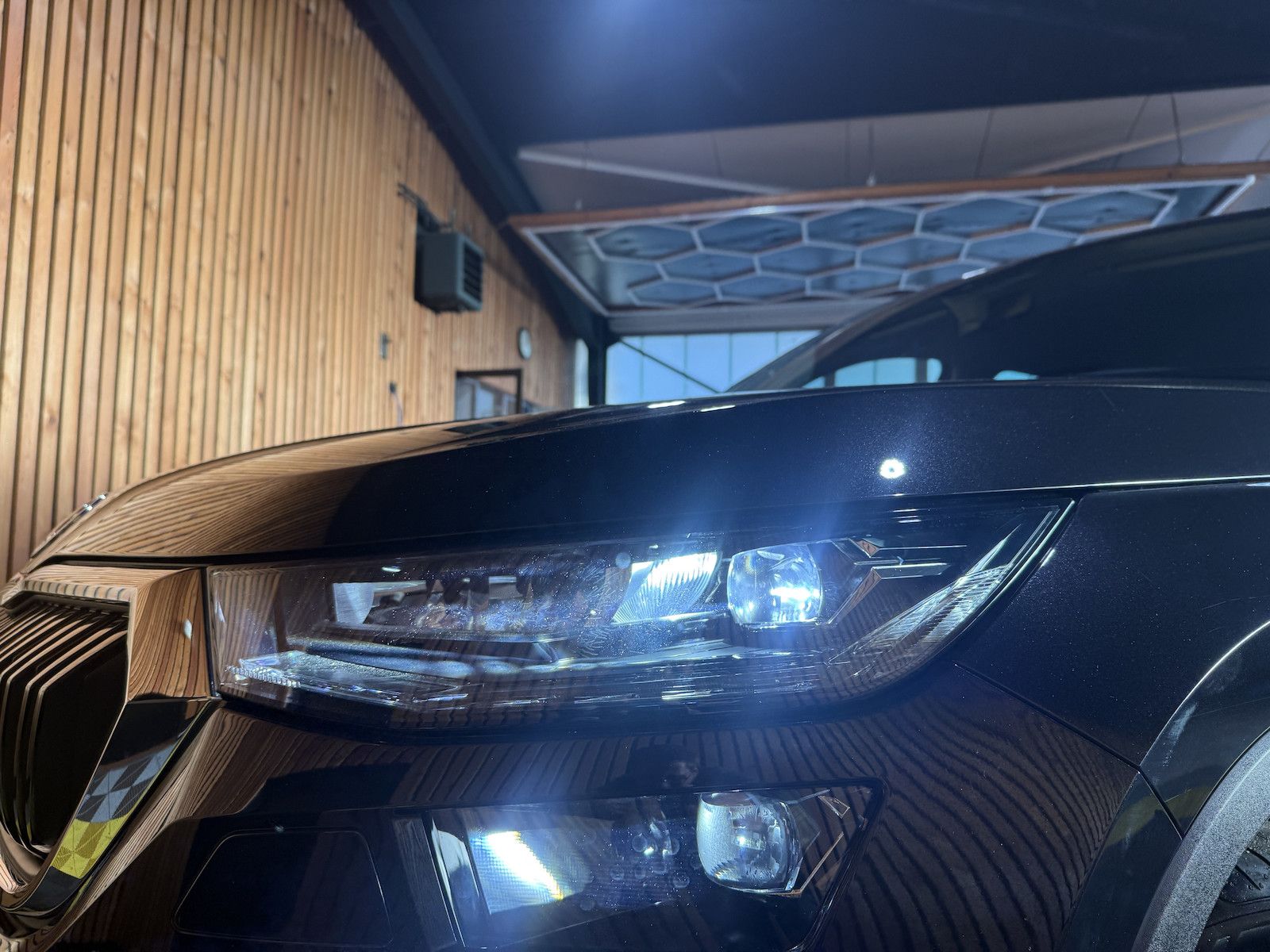 Fahrzeugabbildung SKODA Kodiaq 2,0 TDI DSG *Navi*Matrix*Virtual*Kam*AHK*