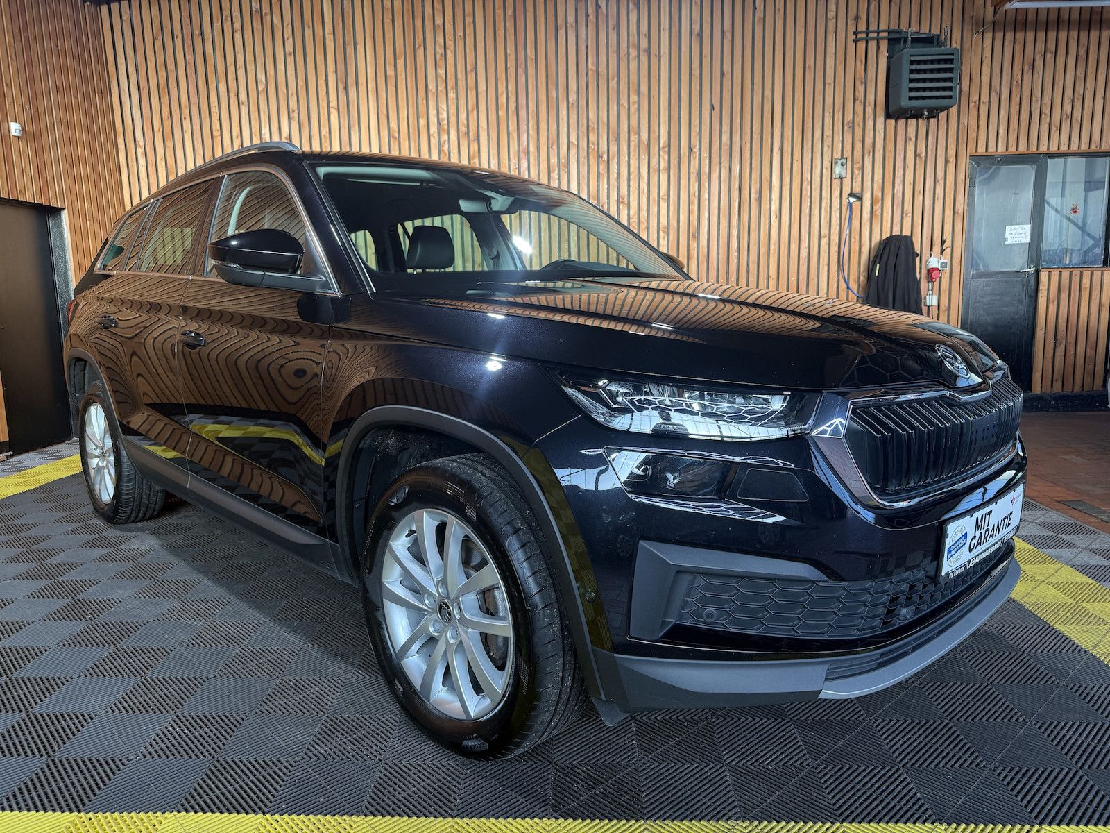 Fahrzeugabbildung SKODA Kodiaq 2,0 TDI DSG *Navi*Matrix*Virtual*Kam*AHK*