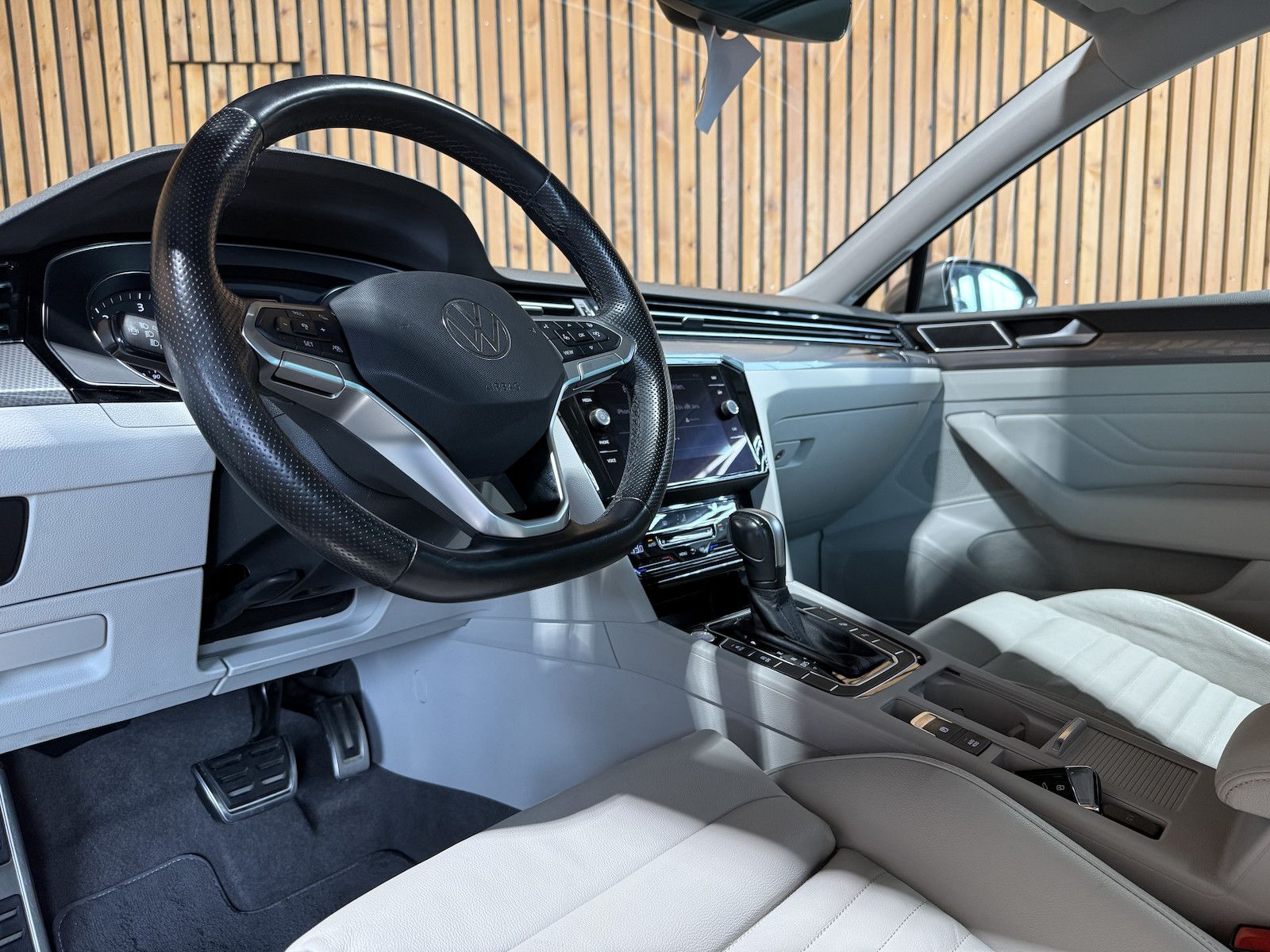 Fahrzeugabbildung Volkswagen Passat Alltrack 2,0 TDI 4M DSG Navi*360*Pano*AHK