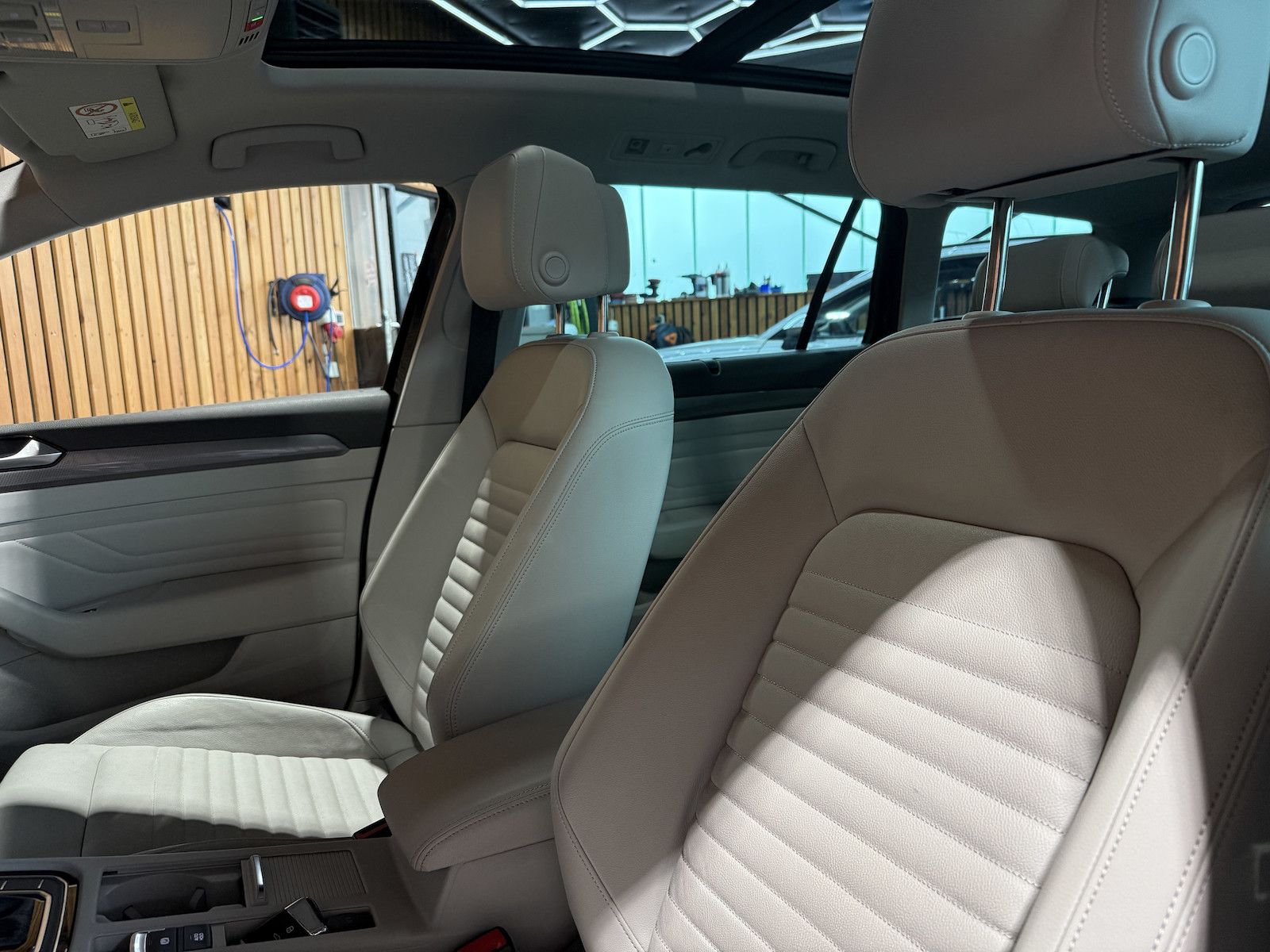 Fahrzeugabbildung Volkswagen Passat Alltrack 2,0 TDI 4M DSG Navi*360*Pano*AHK