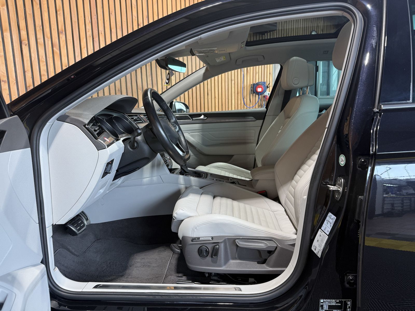 Fahrzeugabbildung Volkswagen Passat Alltrack 2,0 TDI 4M DSG Navi*360*Pano*AHK