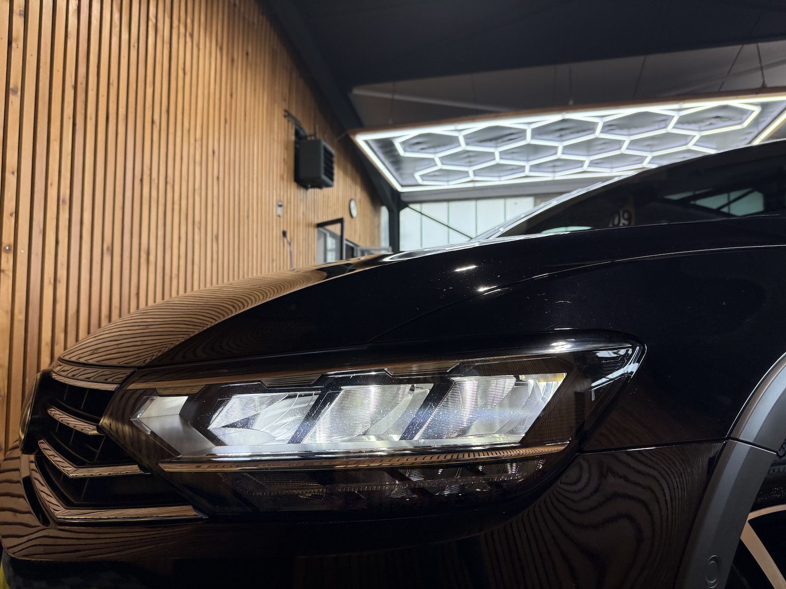 Fahrzeugabbildung Volkswagen Passat Alltrack 2,0 TDI 4M DSG Navi*360*Pano*AHK