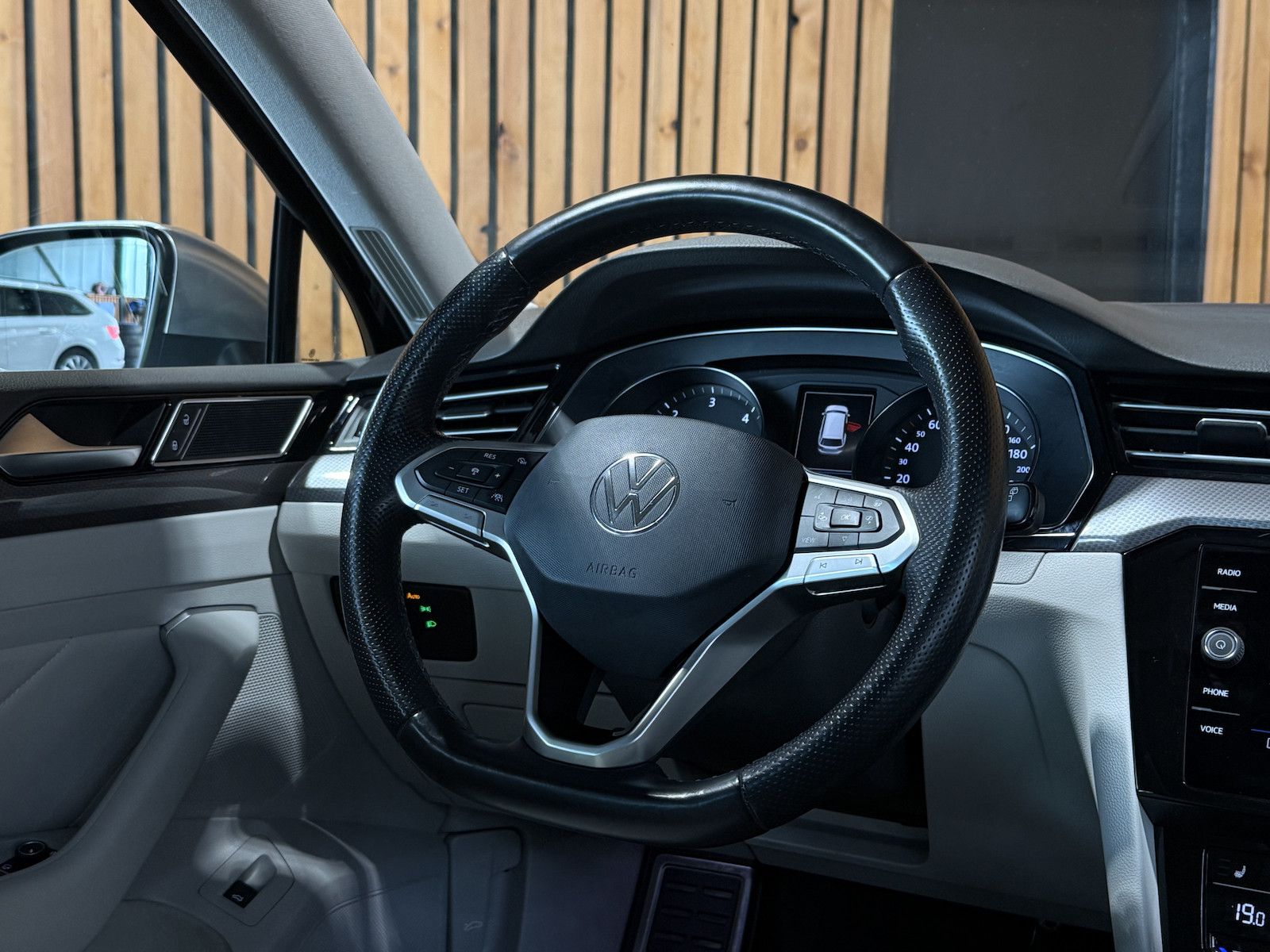 Fahrzeugabbildung Volkswagen Passat Alltrack 2,0 TDI 4M DSG Navi*360*Pano*AHK