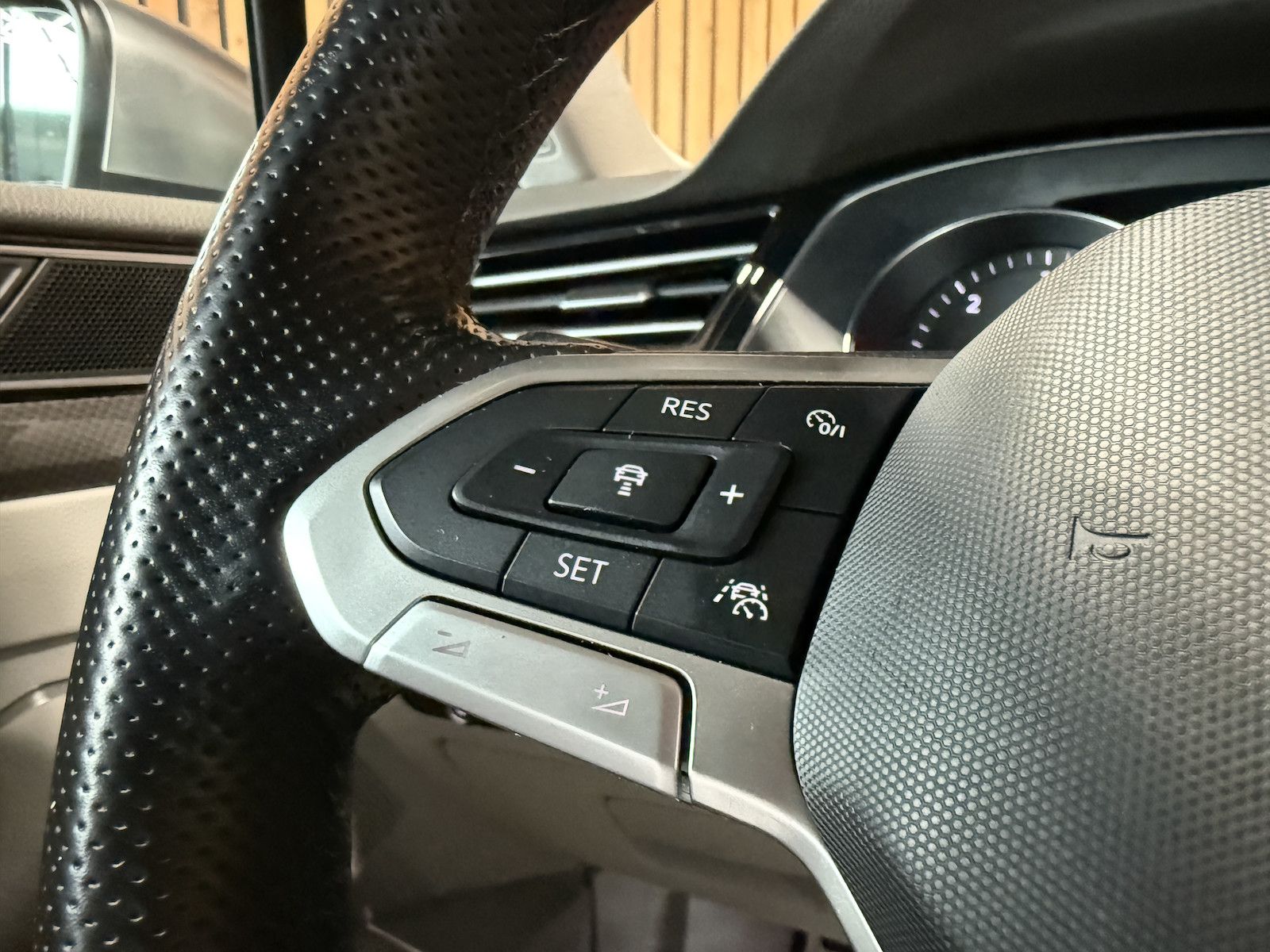 Fahrzeugabbildung Volkswagen Passat Alltrack 2,0 TDI 4M DSG Navi*360*Pano*AHK