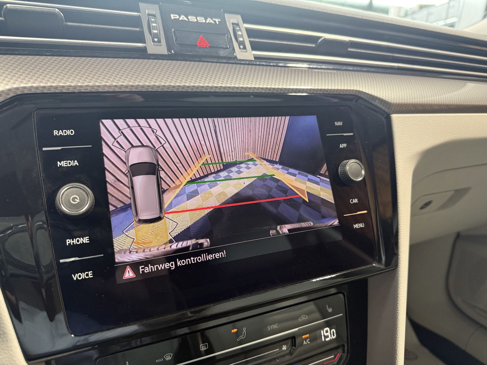 Fahrzeugabbildung Volkswagen Passat Alltrack 2,0 TDI 4M DSG Navi*360*Pano*AHK
