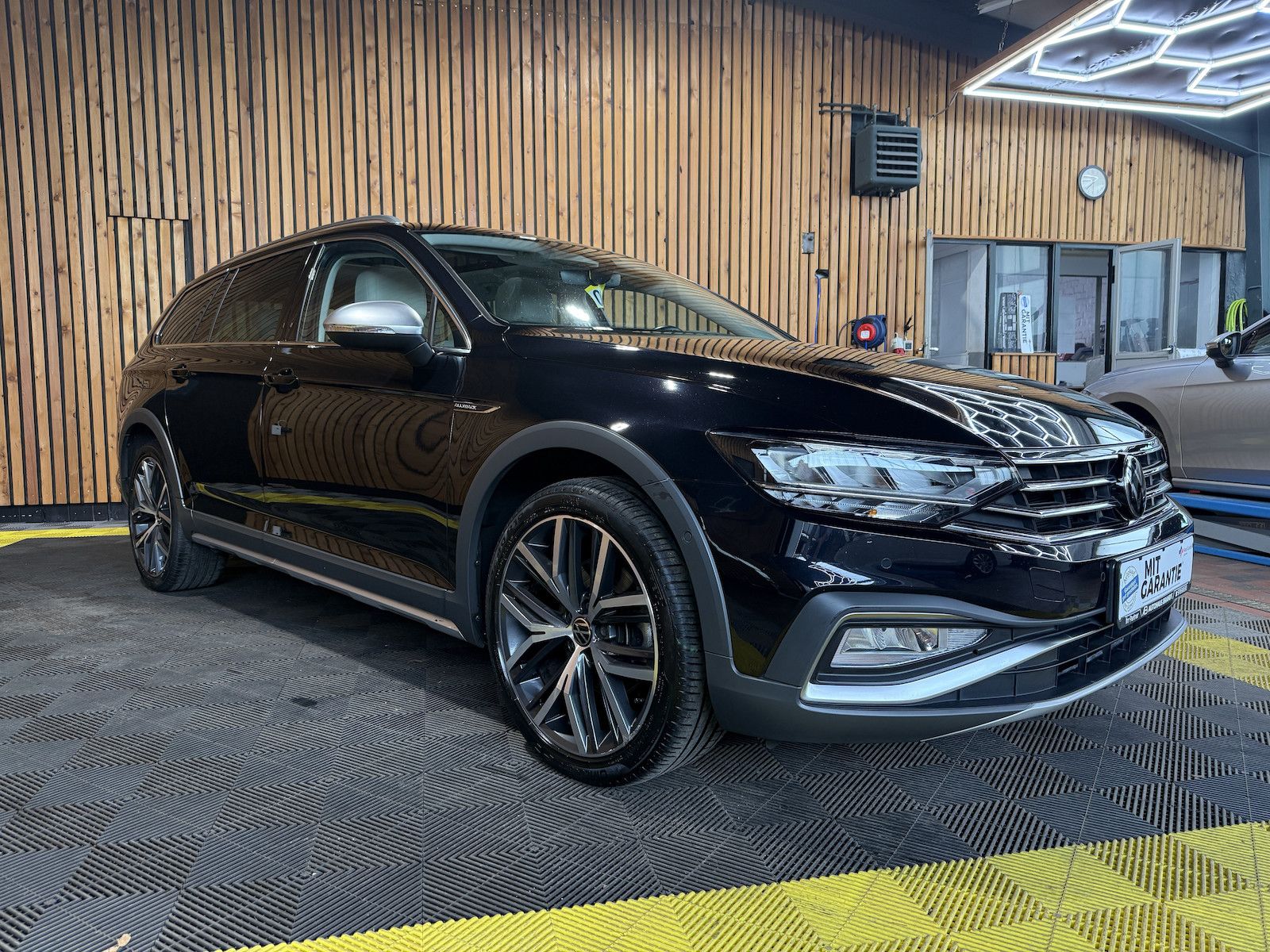 Fahrzeugabbildung Volkswagen Passat Alltrack 2,0 TDI 4M DSG Navi*360*Pano*AHK
