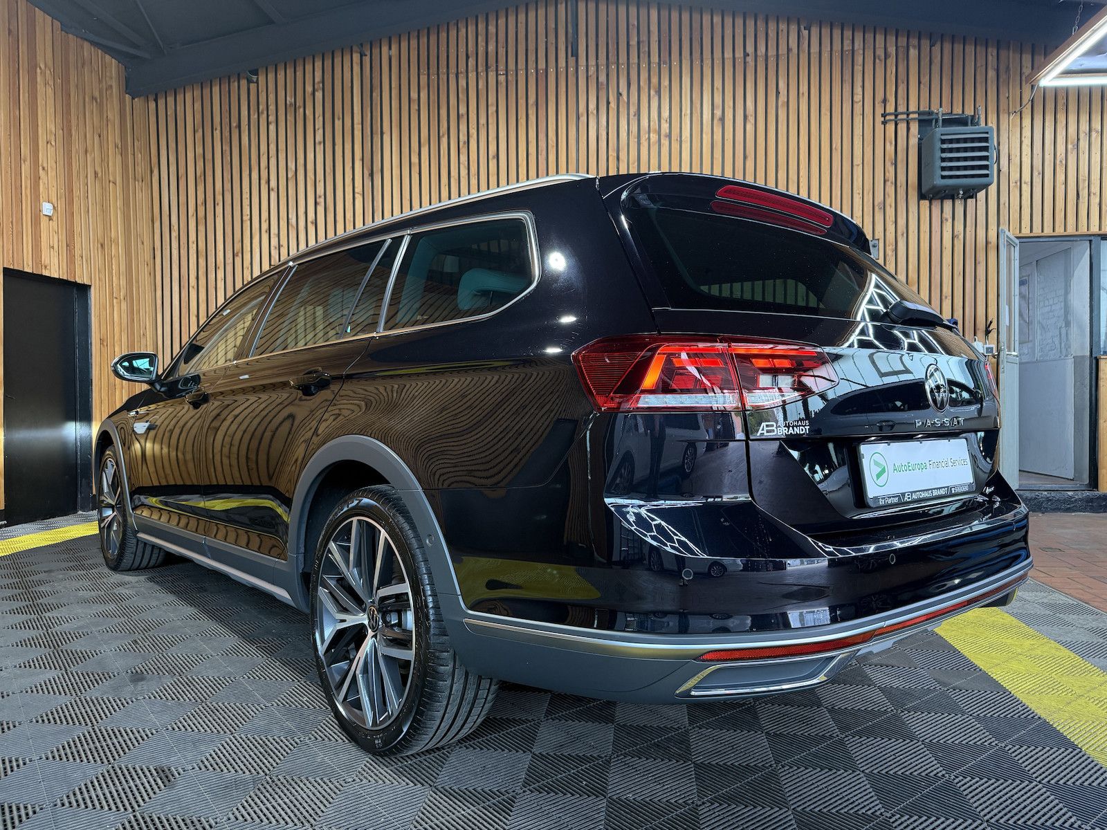 Fahrzeugabbildung Volkswagen Passat Alltrack 2,0 TDI 4M DSG Navi*360*Pano*AHK