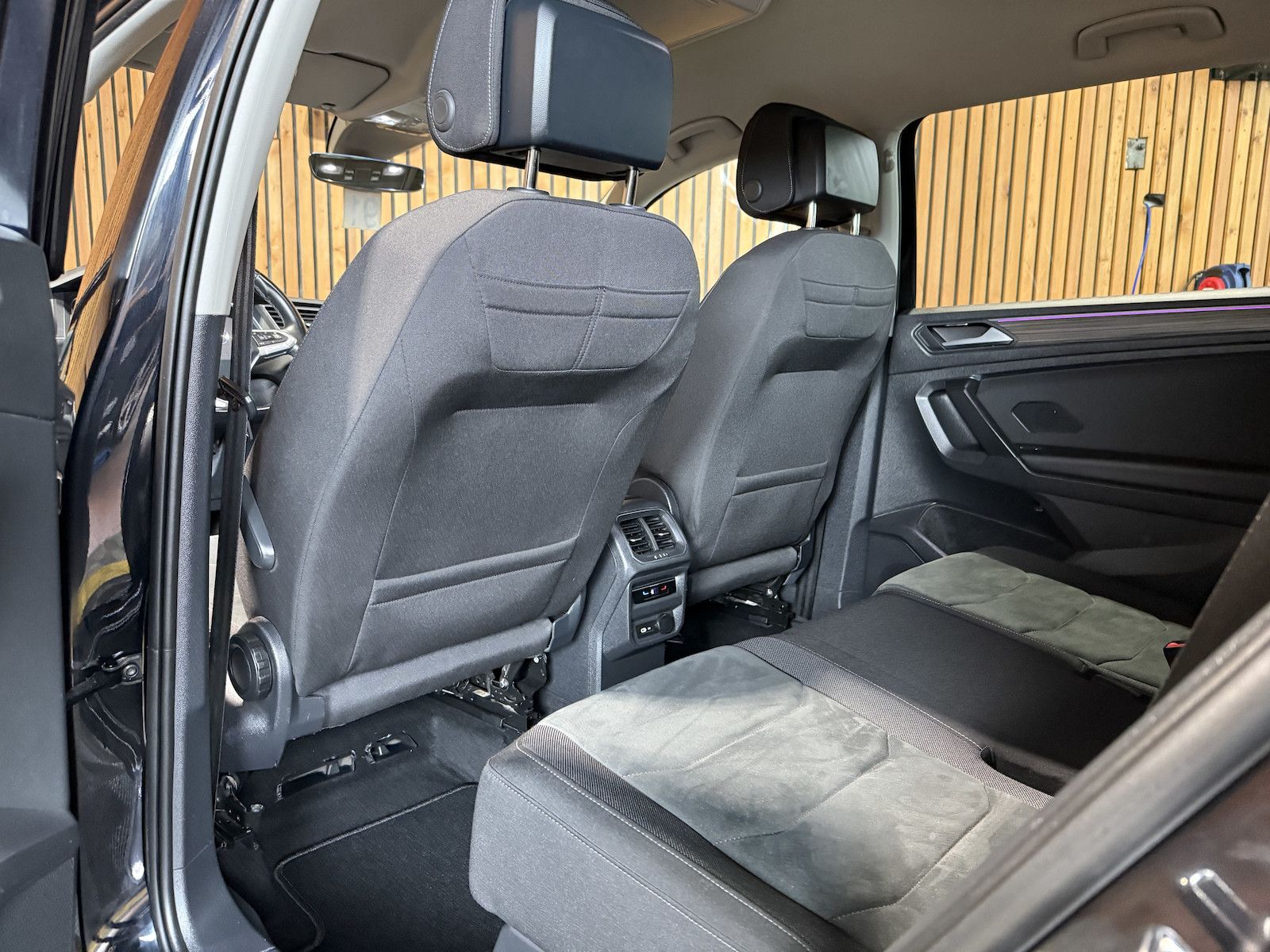 Fahrzeugabbildung Volkswagen Tiguan Allspace 2,0TDI Eleg. 4M DSG Navi*360*AHK