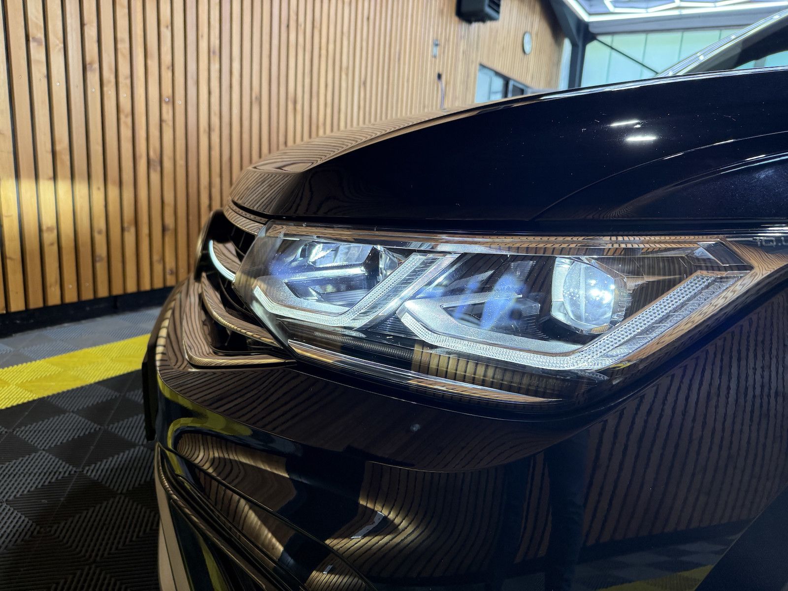 Fahrzeugabbildung Volkswagen Tiguan Allspace 2,0TDI Eleg. 4M DSG Navi*360*AHK