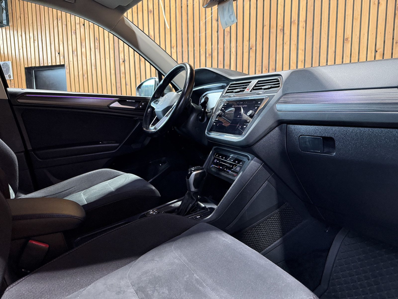 Fahrzeugabbildung Volkswagen Tiguan Allspace 2,0TDI Eleg. 4M DSG Navi*360*AHK