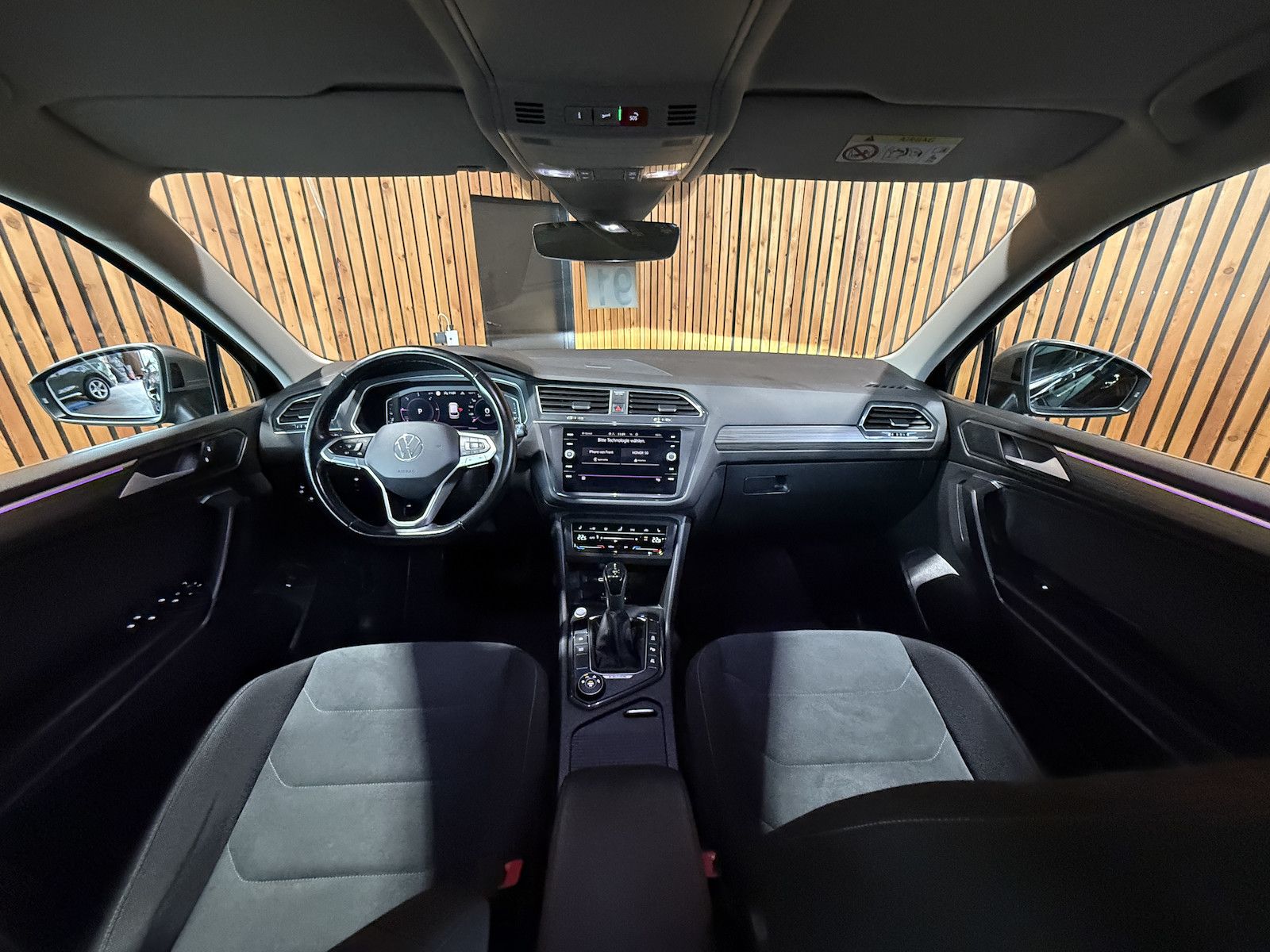 Fahrzeugabbildung Volkswagen Tiguan Allspace 2,0TDI Eleg. 4M DSG Navi*360*AHK