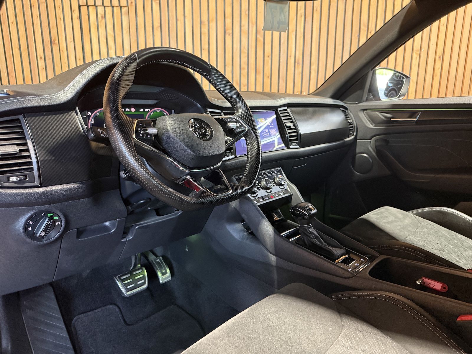 Fahrzeugabbildung SKODA Kodiaq 2,0 TDI Sportline DSG Navi*Matrix*Kam*AHK