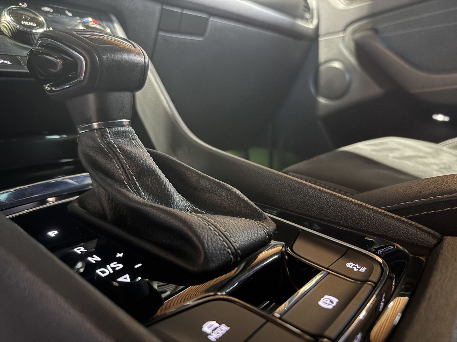 Fahrzeugabbildung SKODA Kodiaq 2,0 TDI Sportline DSG Navi*Matrix*Kam*AHK
