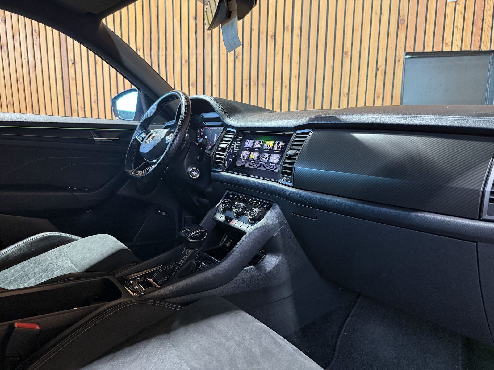 Fahrzeugabbildung SKODA Kodiaq 2,0 TDI Sportline DSG Navi*Matrix*Kam*AHK
