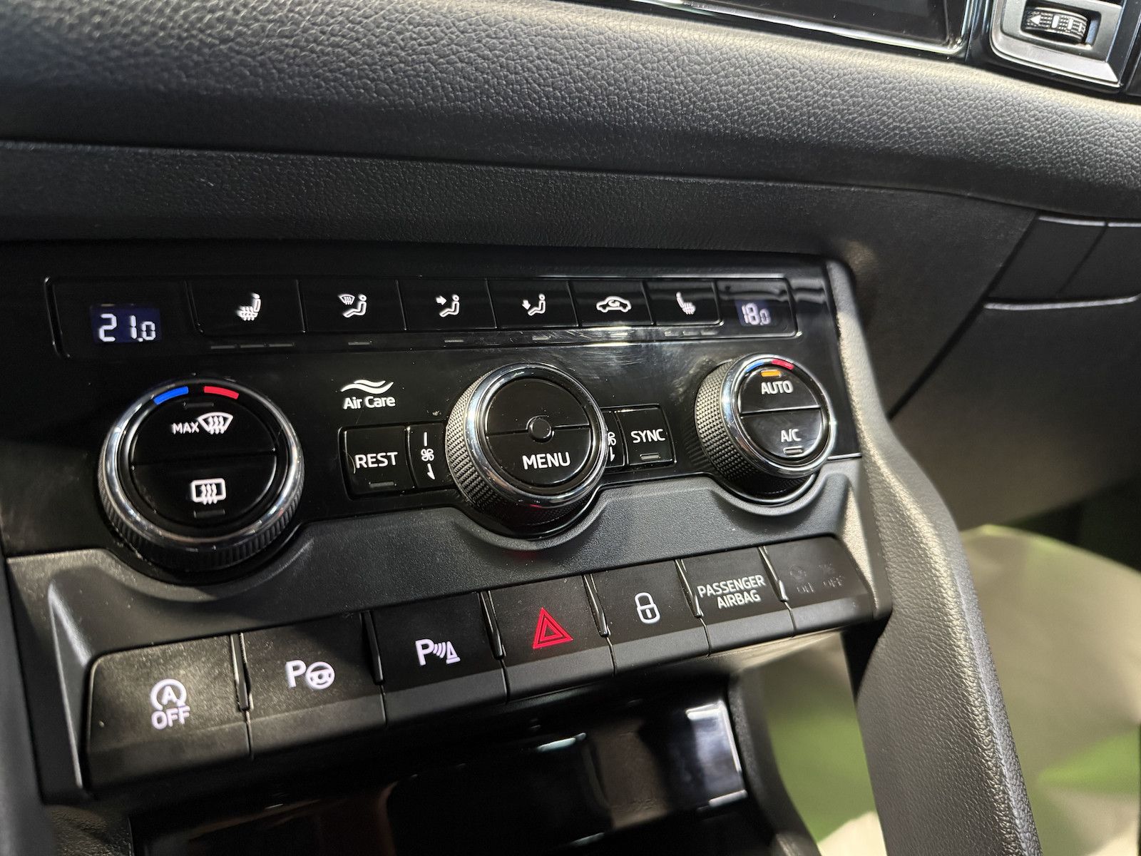 Fahrzeugabbildung SKODA Kodiaq 2,0 TDI Sportline DSG Navi*Matrix*Kam*AHK