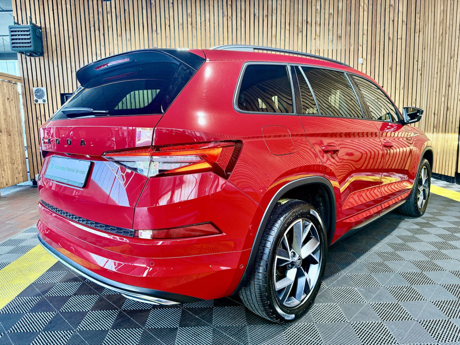 Fahrzeugabbildung SKODA Kodiaq 2,0 TDI Sportline DSG Navi*Matrix*Kam*AHK