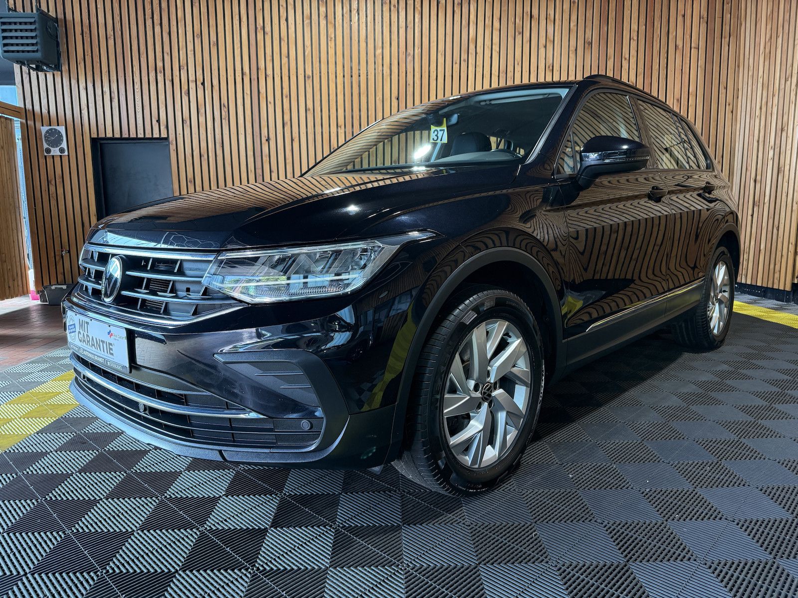 Volkswagen Tiguan 2,0 TSI 4Motion Life DSG Navi*Kam*LED*AHK