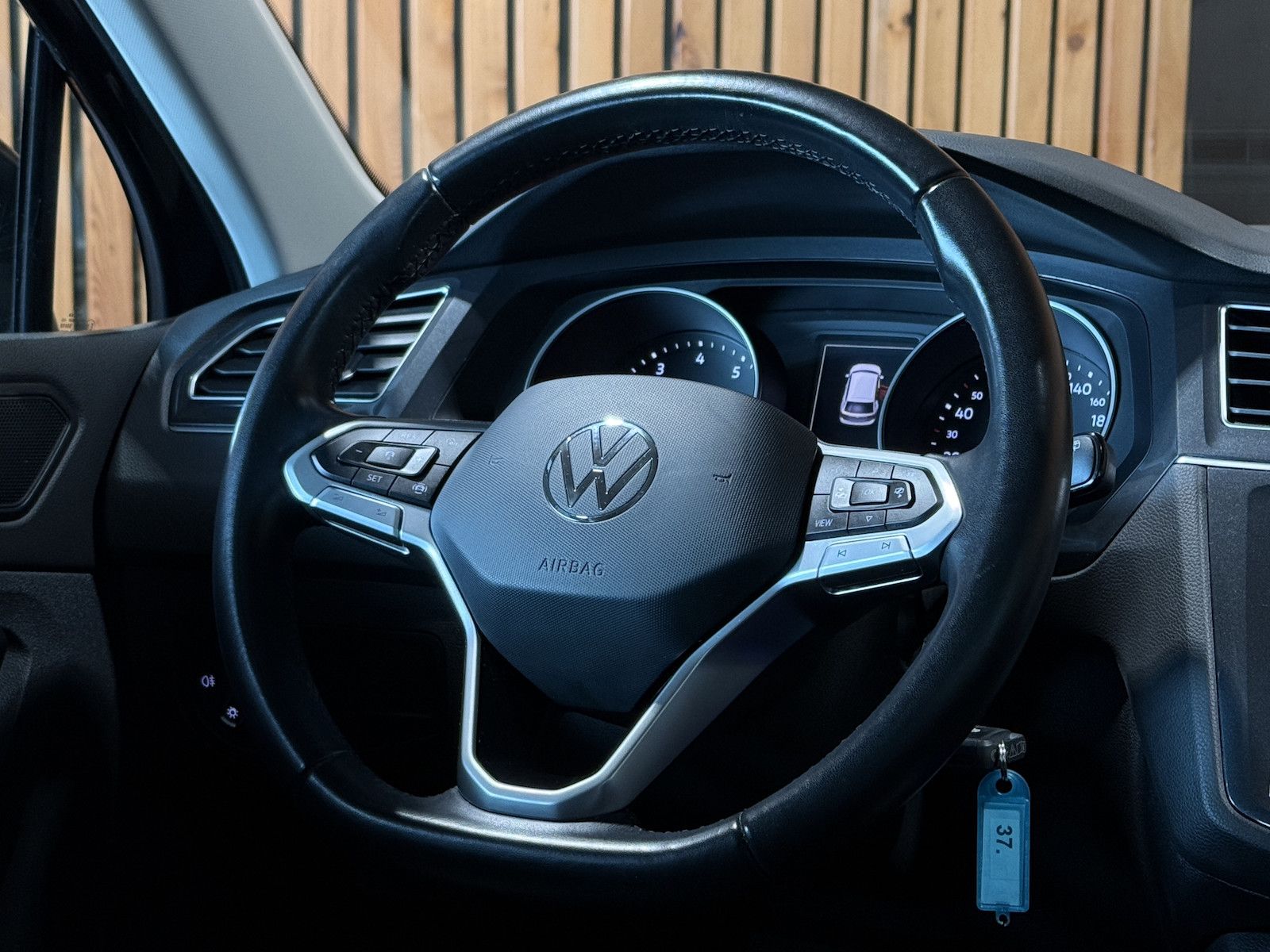 Fahrzeugabbildung Volkswagen Tiguan 2,0 TSI 4Motion Life DSG Navi*Kam*LED*AHK