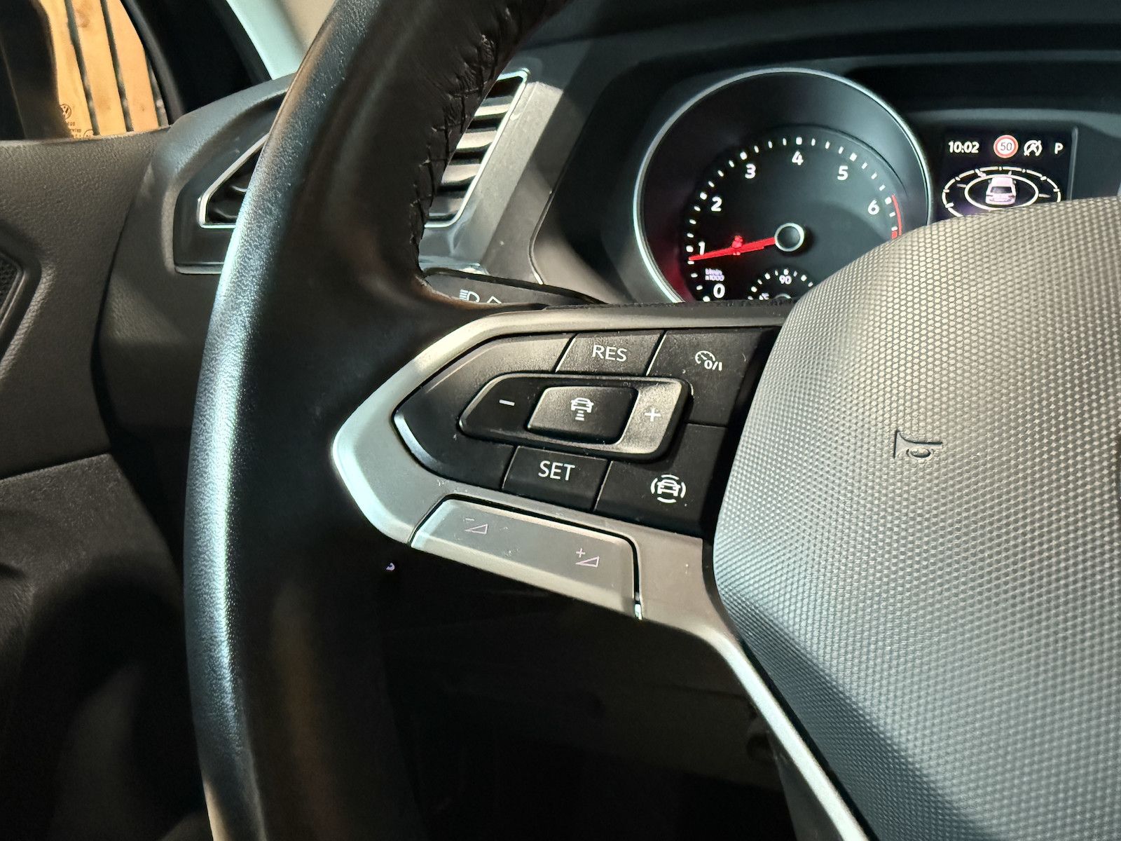 Fahrzeugabbildung Volkswagen Tiguan 2,0 TSI 4Motion Life DSG Navi*Kam*LED*AHK