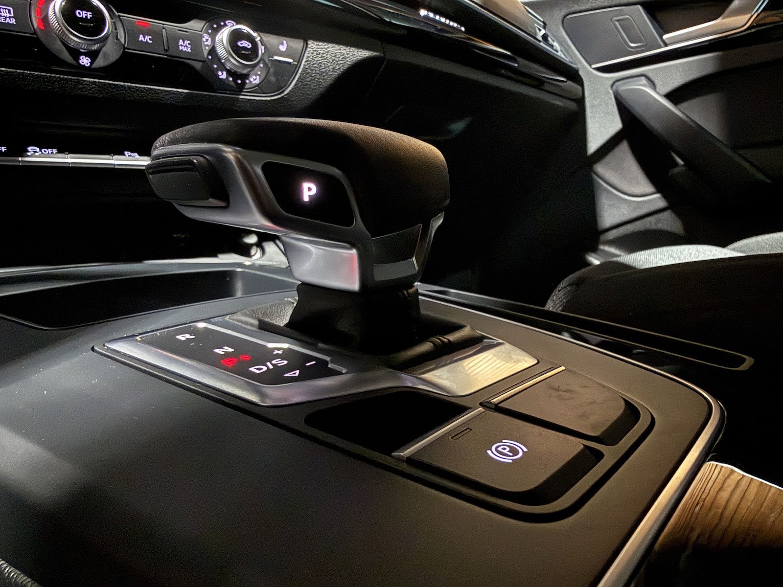 Fahrzeugabbildung Audi Q5 40 TDI quattro *Navi*AHK*Virtual*Matrix*Keyl.