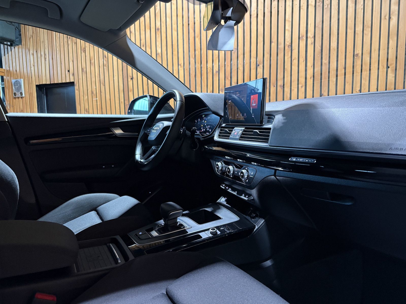 Fahrzeugabbildung Audi Q5 40 TDI quattro *Navi*AHK*Virtual*Matrix*Keyl.
