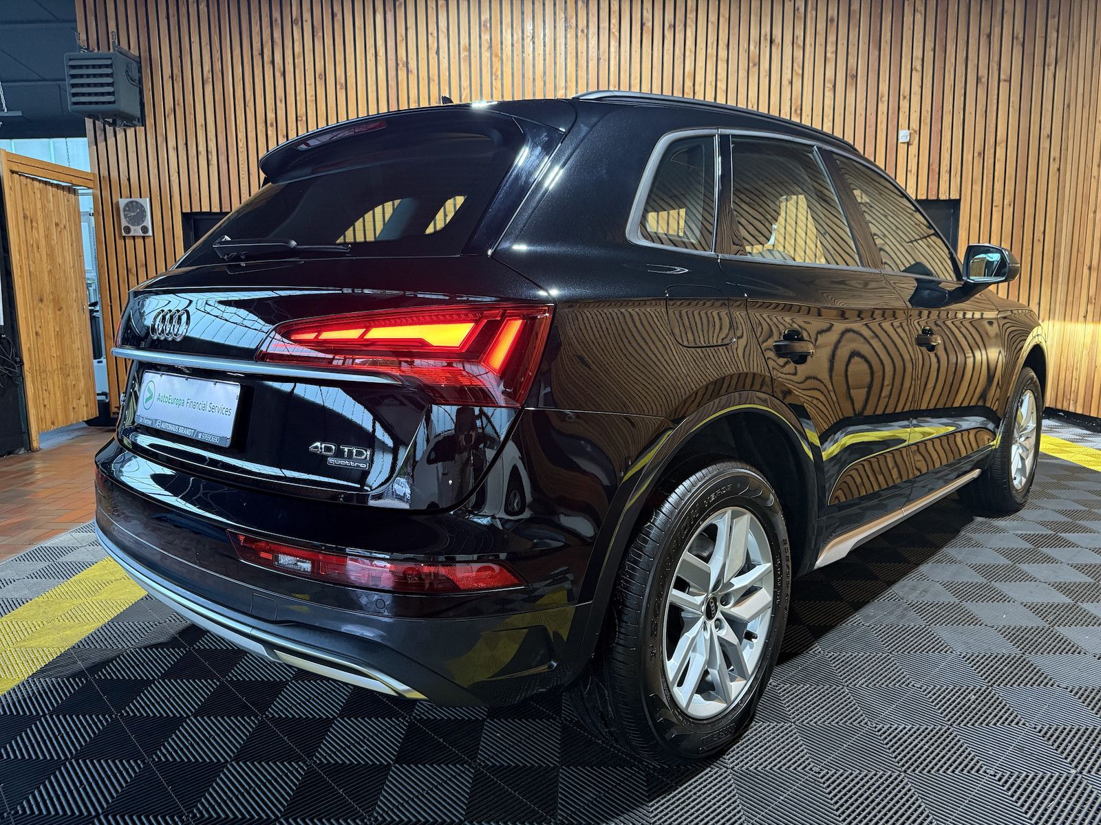 Fahrzeugabbildung Audi Q5 40 TDI quattro *Navi*AHK*Virtual*Matrix*Keyl.