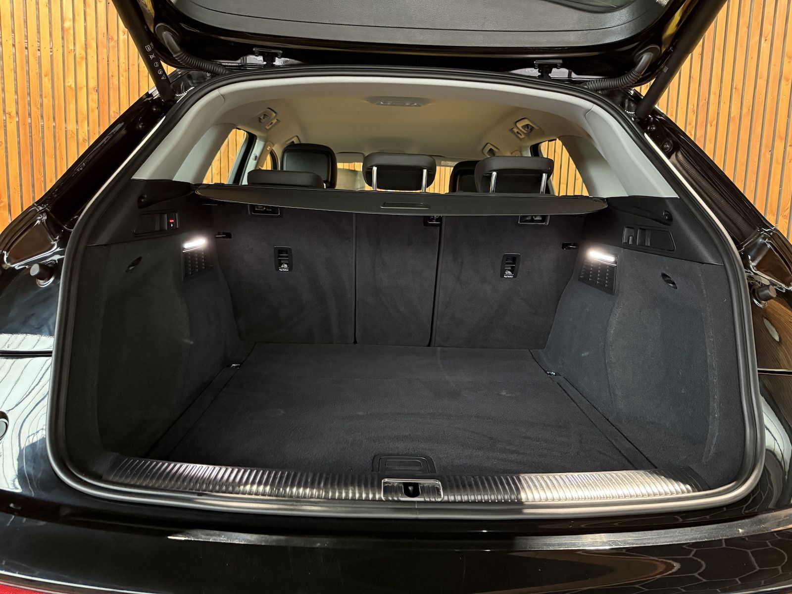 Fahrzeugabbildung Audi Q5 40 TDI quattro *Navi*AHK*Virtual*Matrix*Keyl.