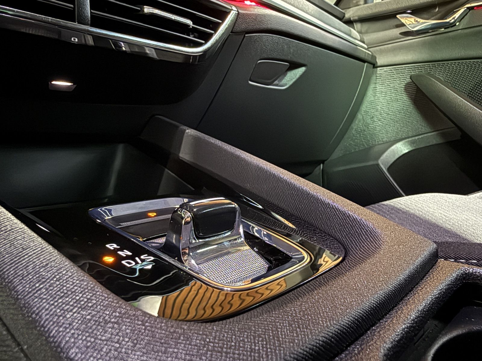 Fahrzeugabbildung SKODA Octavia Combi 2,0TDI Style DSG Navi*LED*Head*Kam