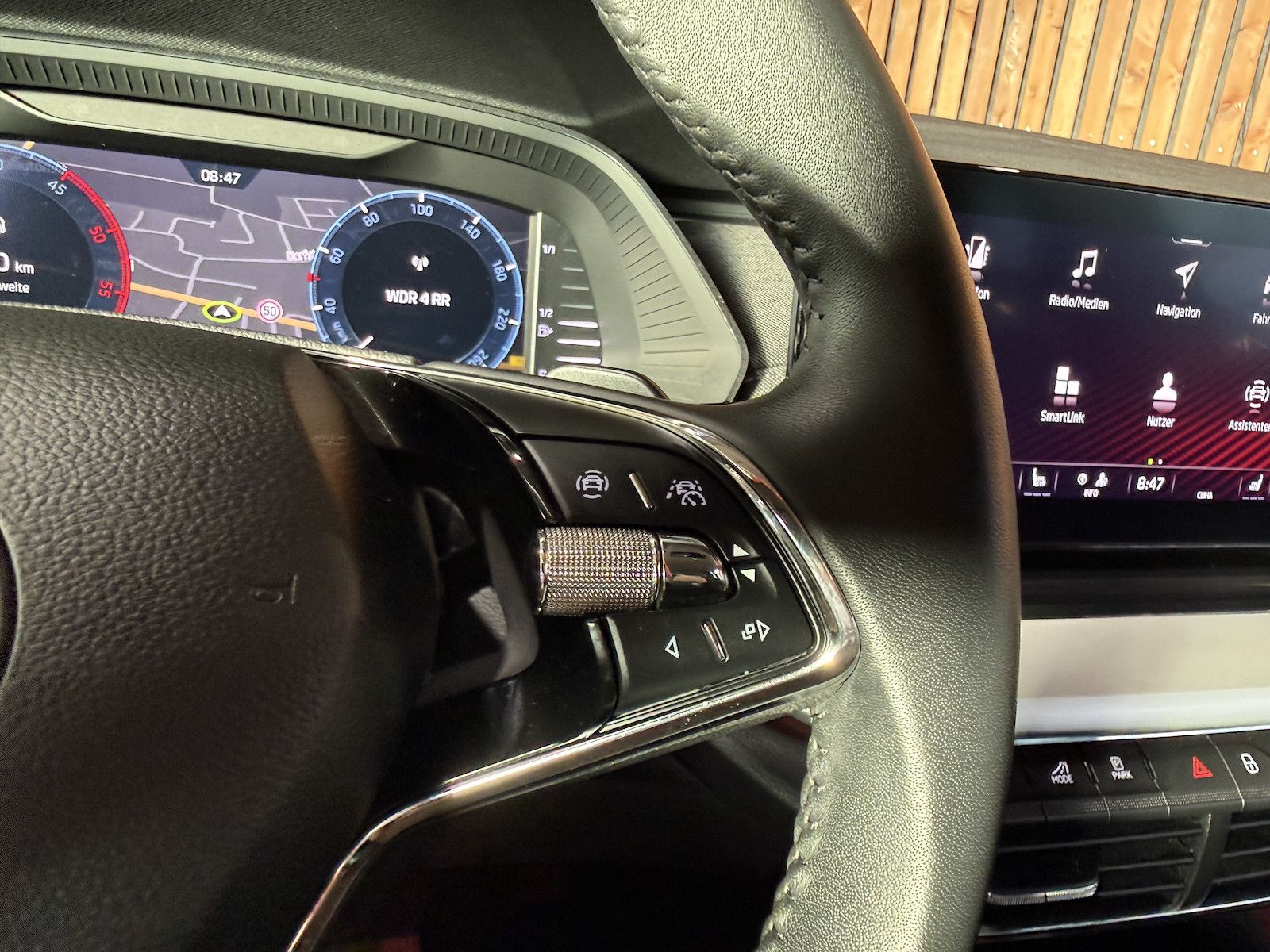 Fahrzeugabbildung SKODA Octavia Combi 2,0TDI Style DSG Navi*LED*Head*Kam
