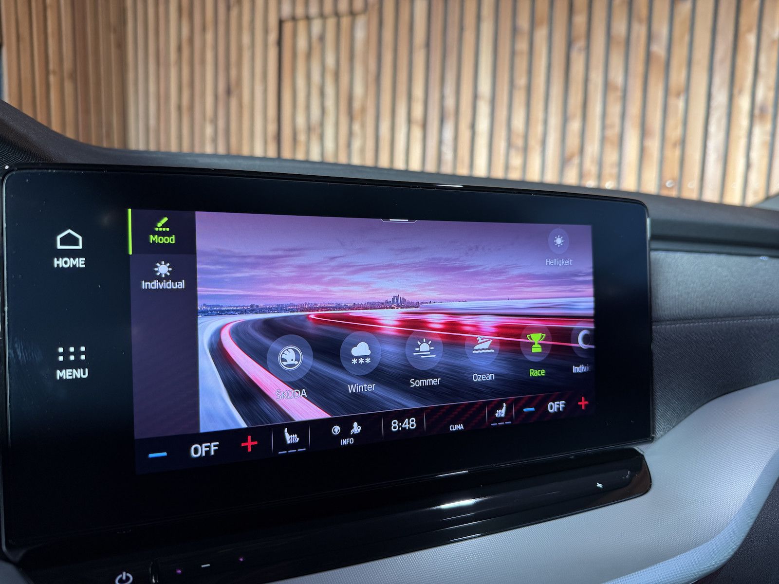 Fahrzeugabbildung SKODA Octavia Combi 2,0TDI Style DSG Navi*LED*Head*Kam