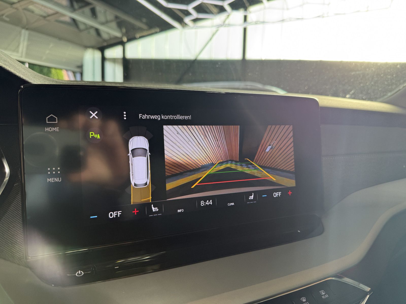 Fahrzeugabbildung SKODA Octavia Combi 2,0TDI Style DSG Navi*LED*Head*Kam