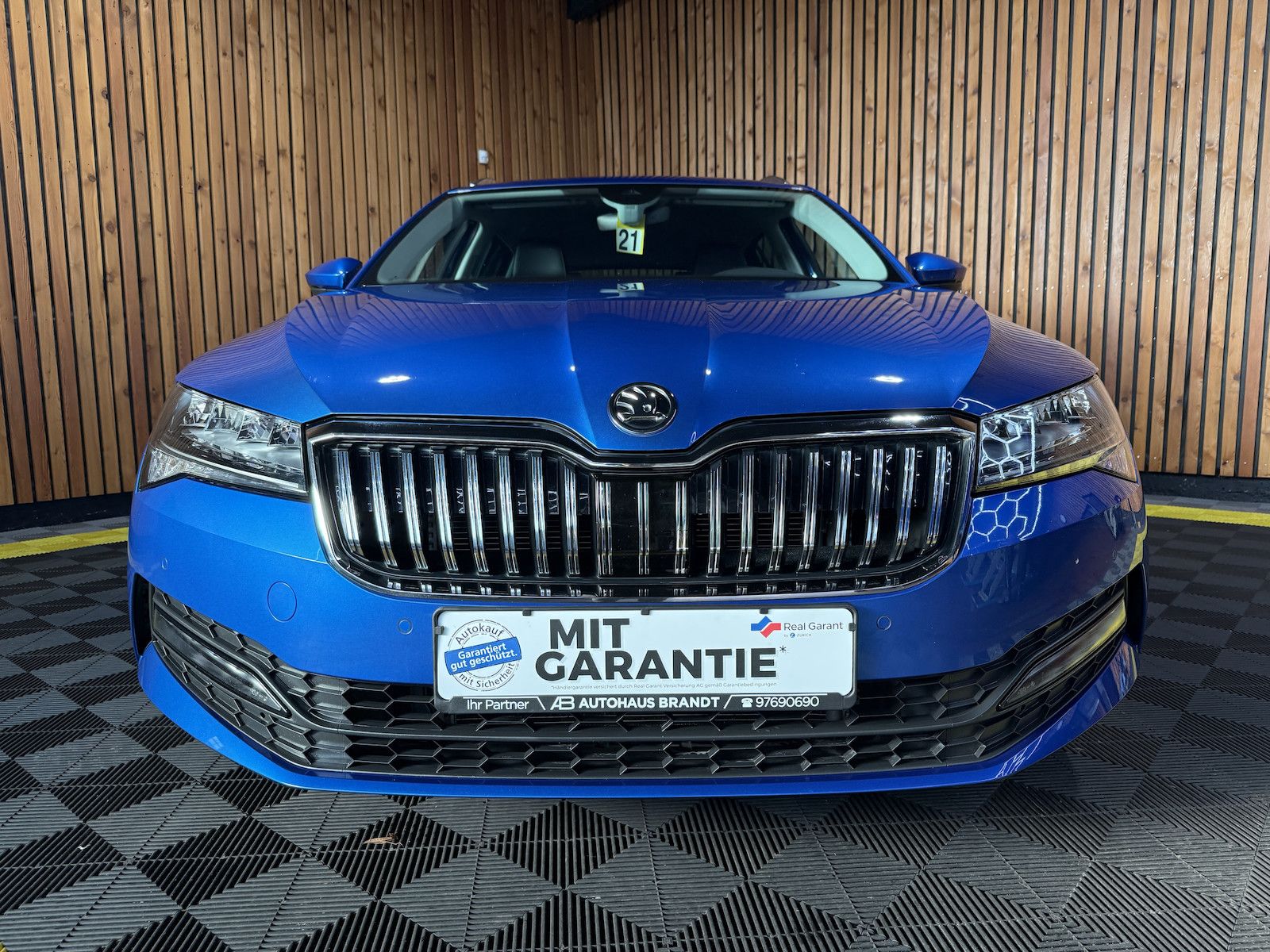 Fahrzeugabbildung SKODA Superb Combi 2,0TDI DSG Navi*ACC*Virtual*AHK*Kam