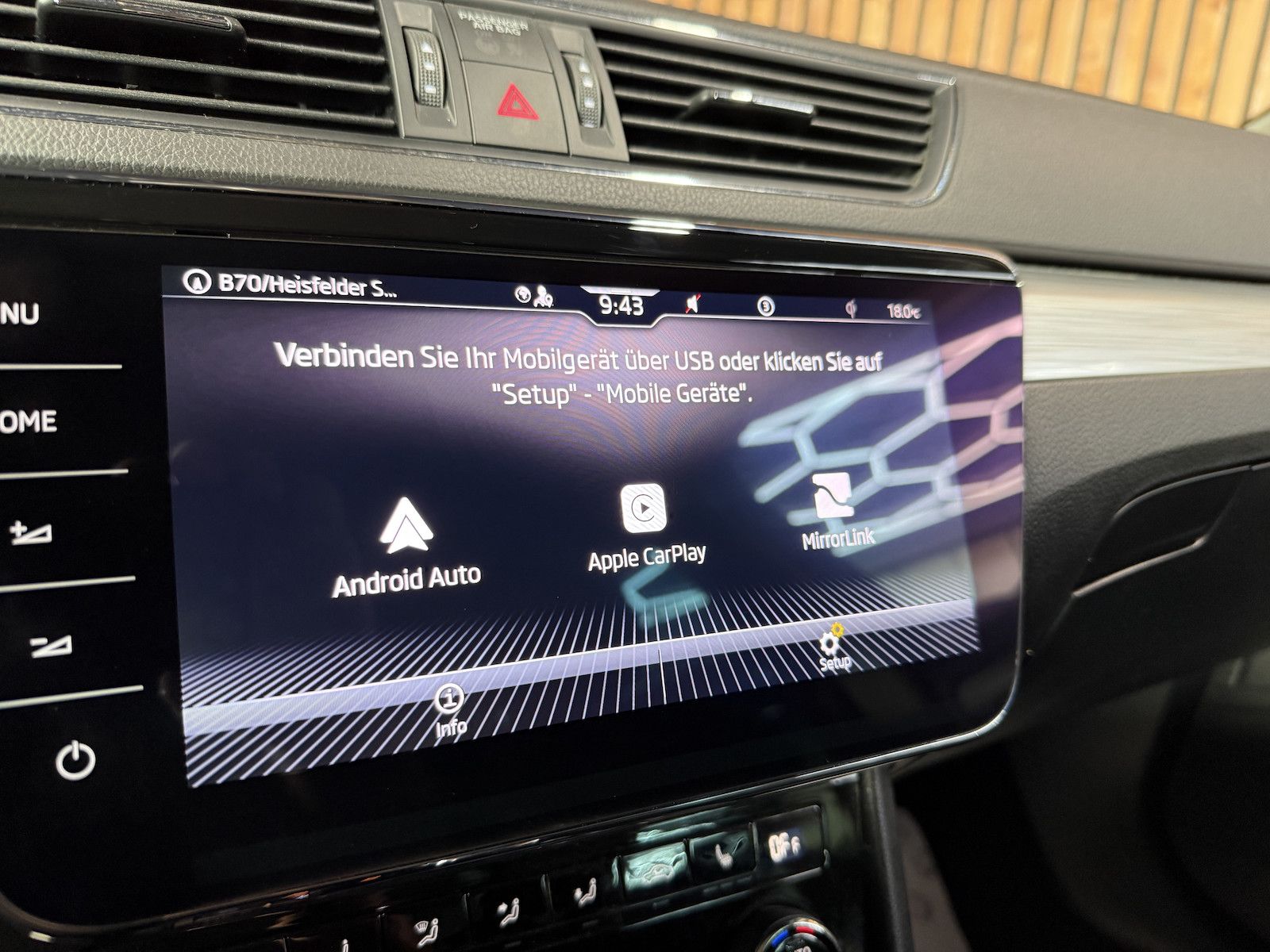 Fahrzeugabbildung SKODA Superb Combi 2,0TDI DSG Navi*ACC*Virtual*AHK*Kam
