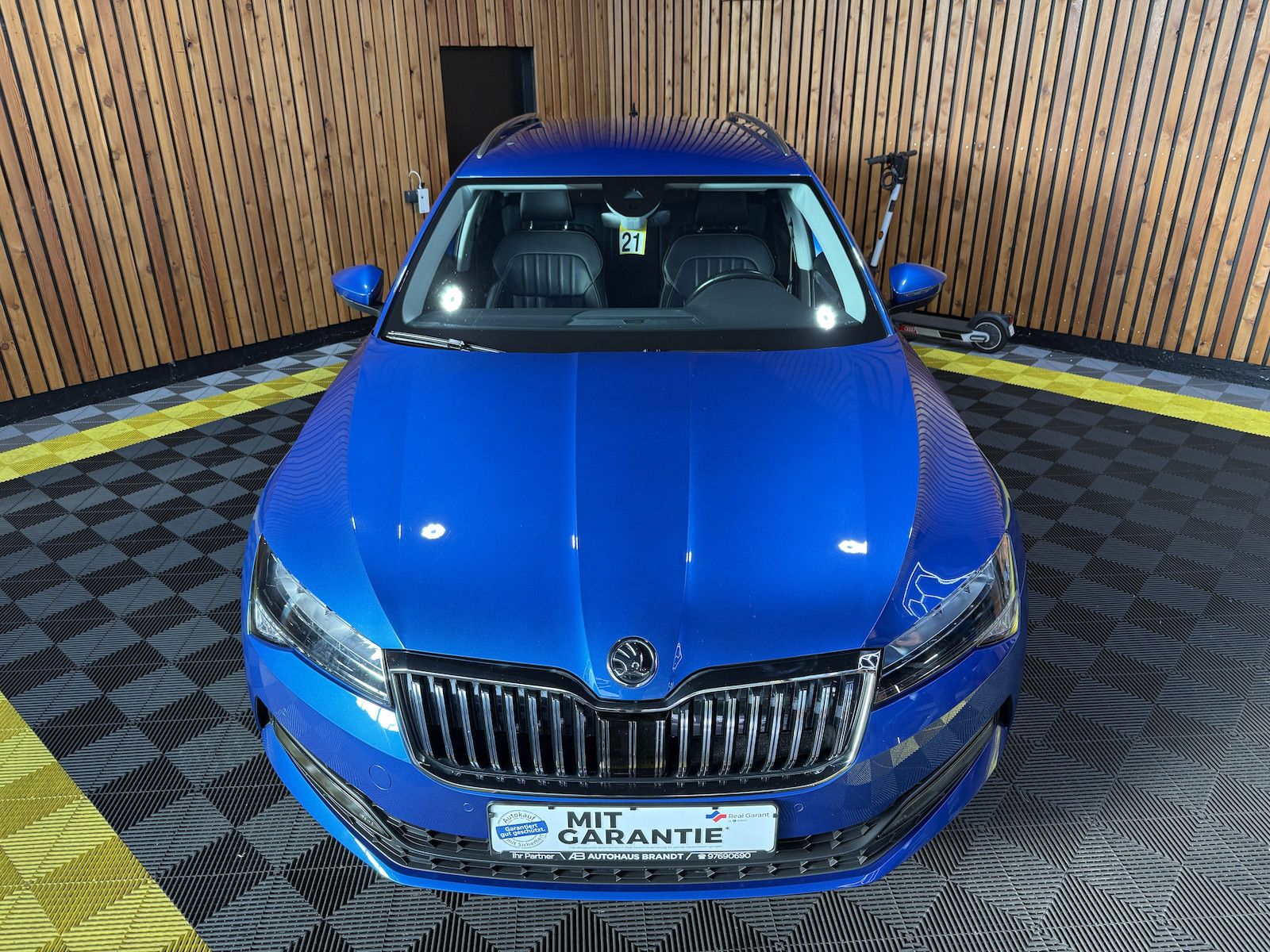 Fahrzeugabbildung SKODA Superb Combi 2,0TDI DSG Navi*ACC*Virtual*AHK*Kam