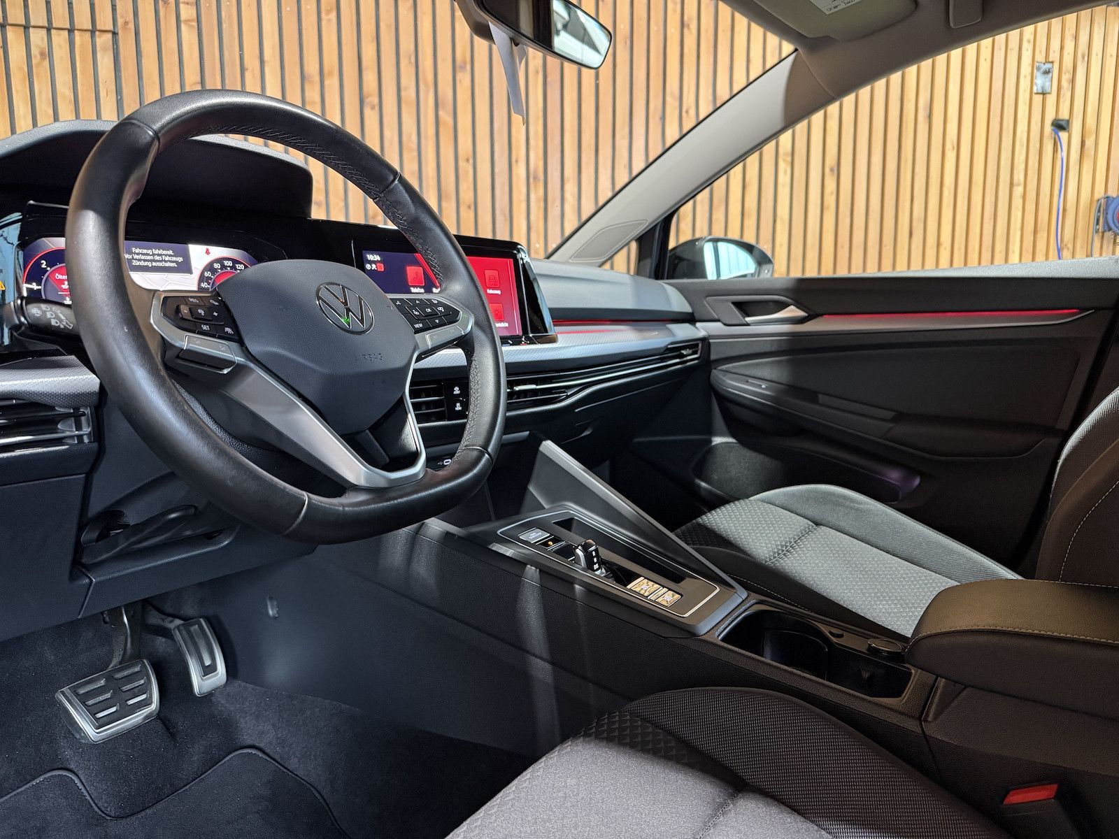 Fahrzeugabbildung Volkswagen Golf Variant 2,0 TDI DSG *Navi*LED*Virt*Kam*Keyl