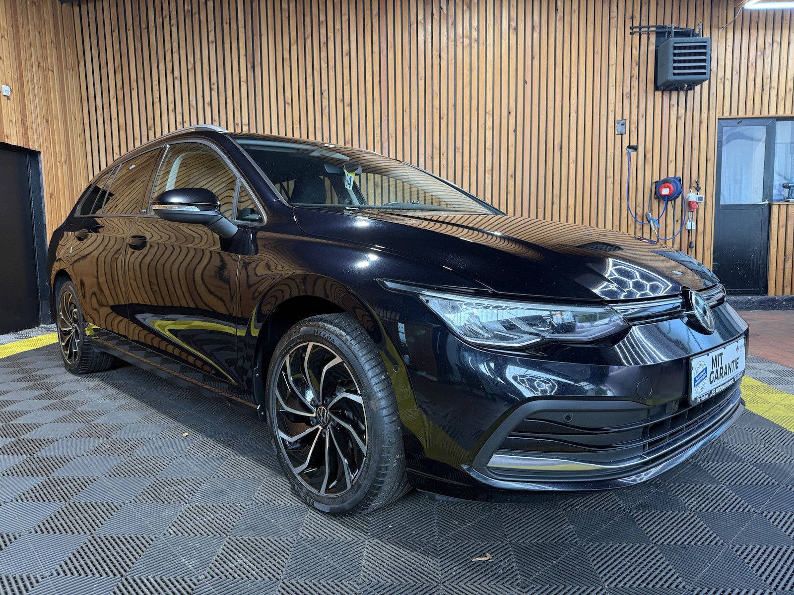Fahrzeugabbildung Volkswagen Golf Variant 2,0 TDI DSG *Navi*LED*Virt*Kam*Keyl
